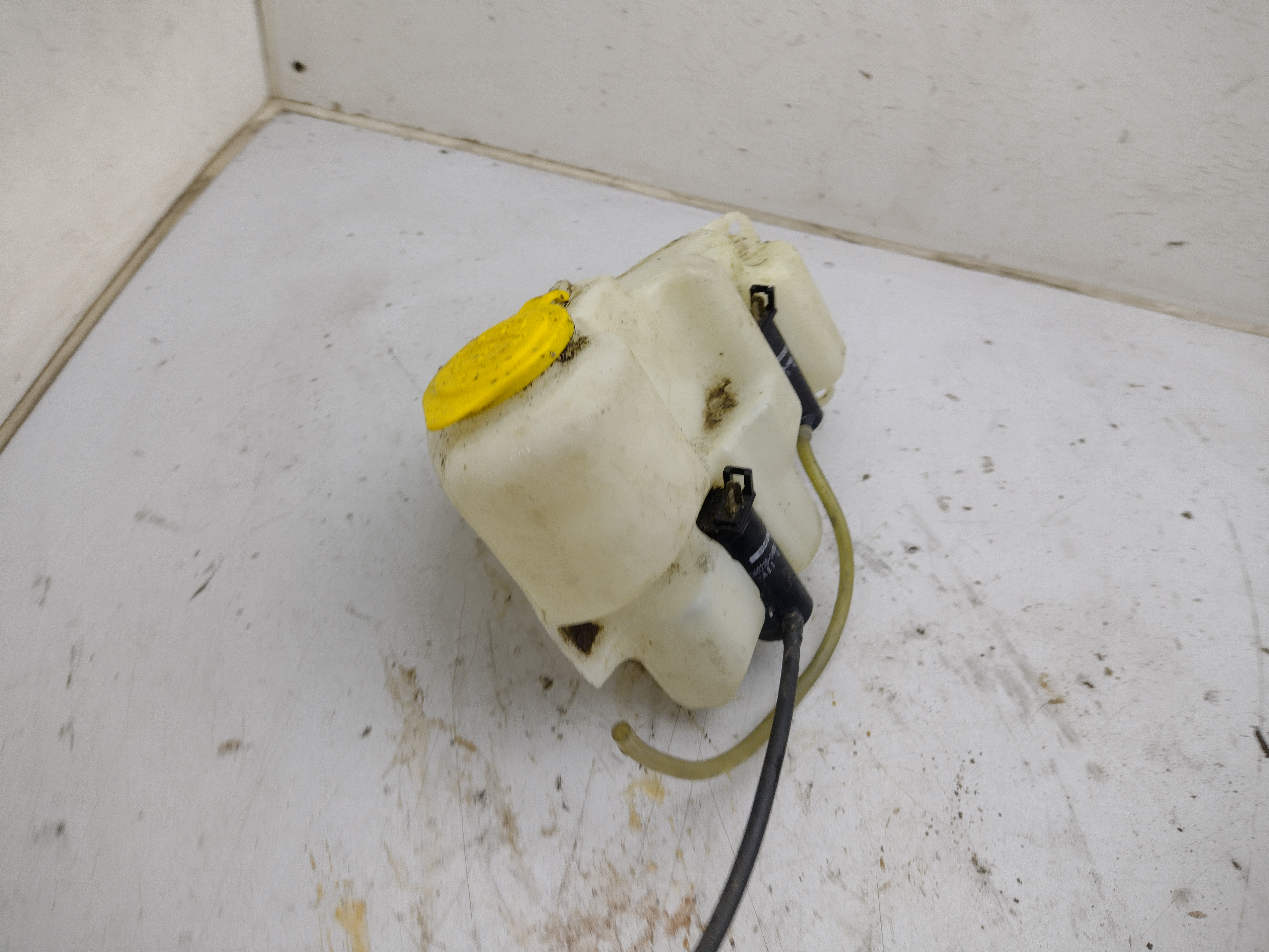 Wischwasserbehälter mit zwei Pumpen für Subaru Justy KAD 