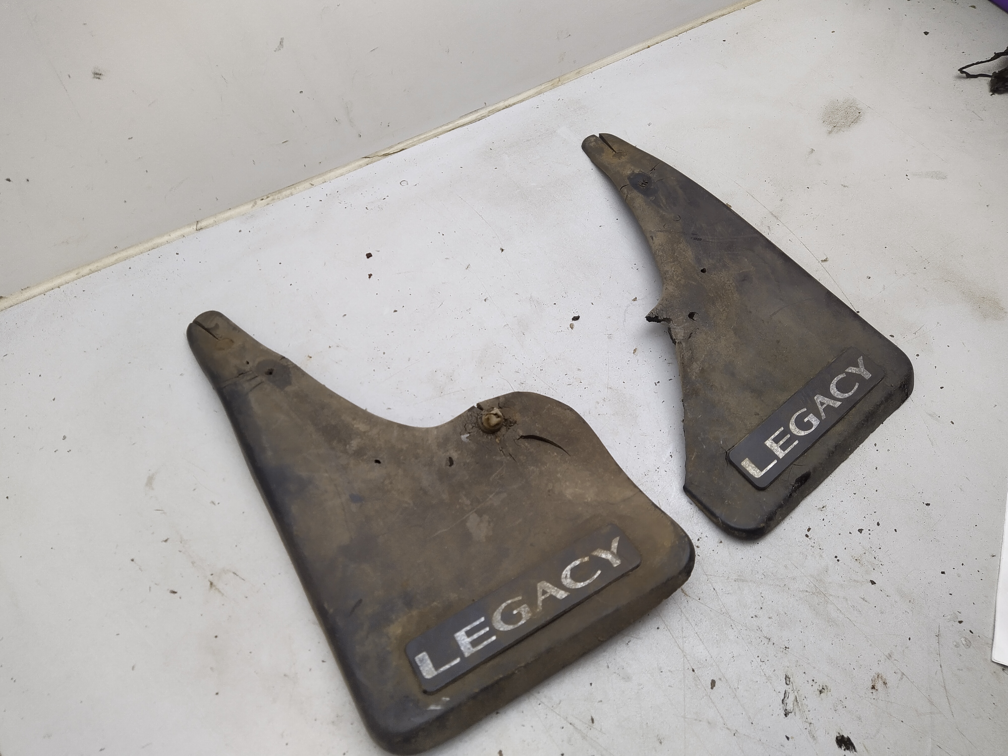 Paar Mudflaps Schmutzfänger original Subaru Legacy 