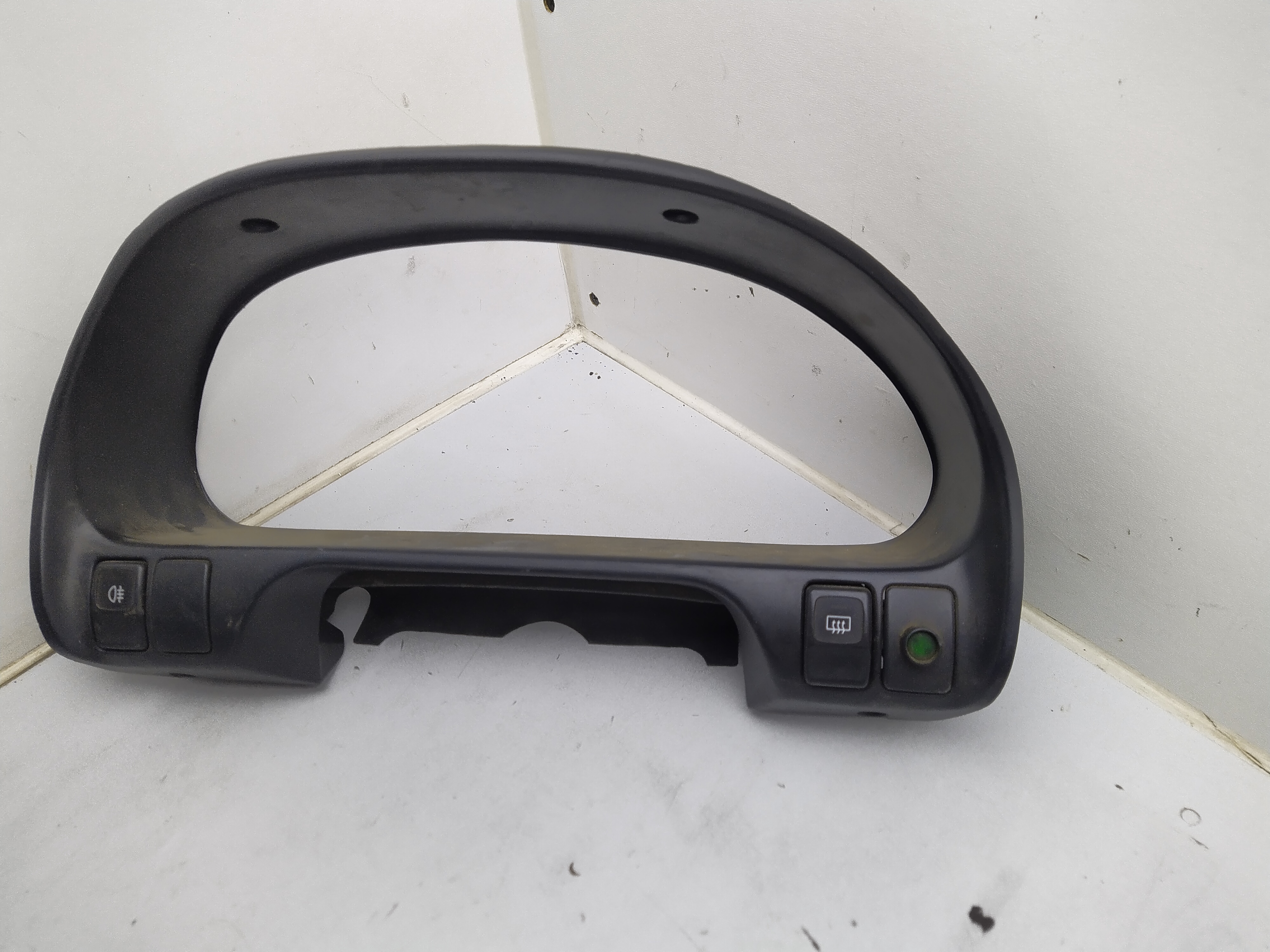 Subaru Legacy BD BG Tachoblende mit Schalter Nebelschluss und Heckscheibenheizung