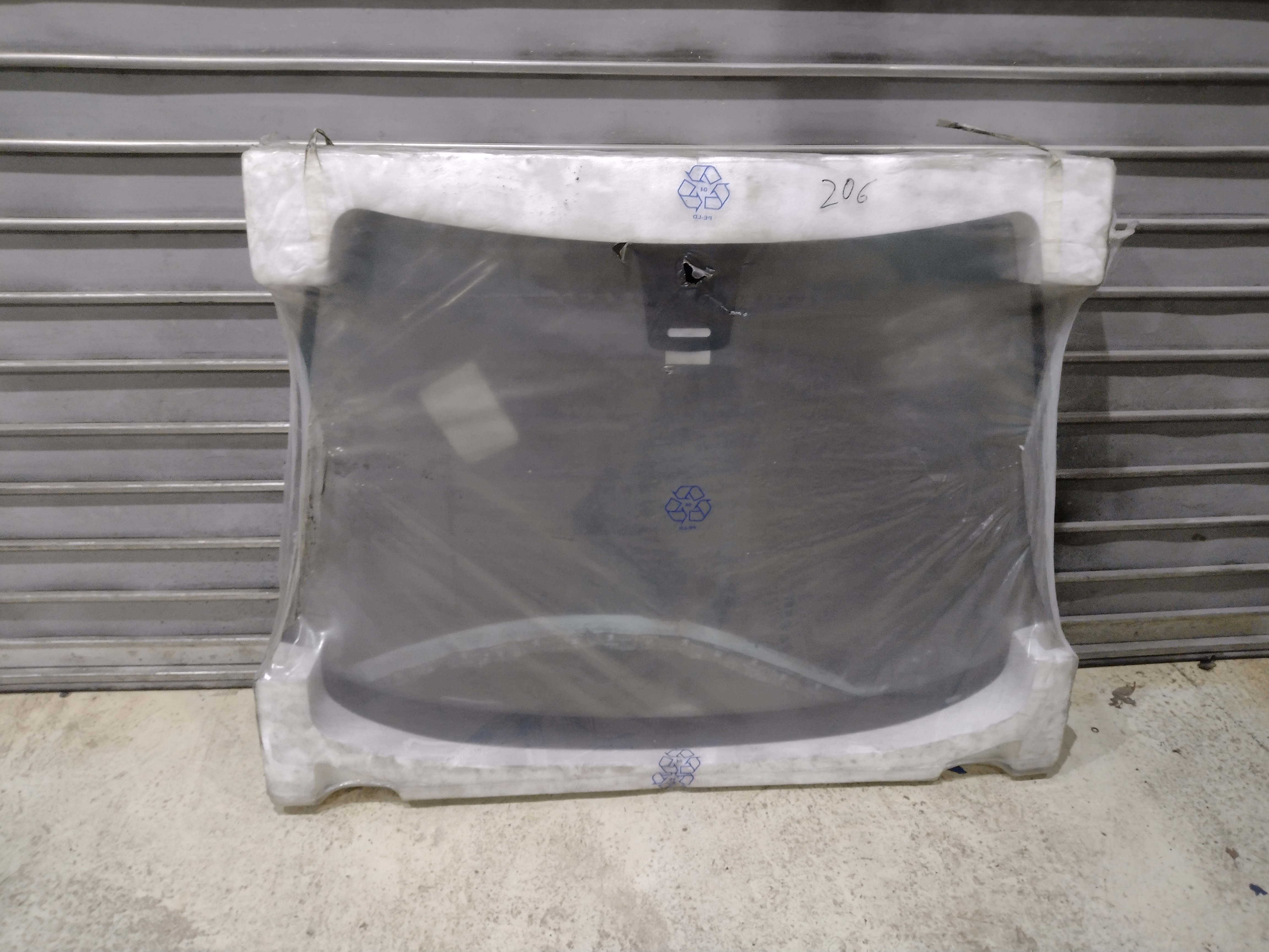 Peugeot 206 Windschutzscheibe Frontscheibe 8116Q3 NEU NOS NEW