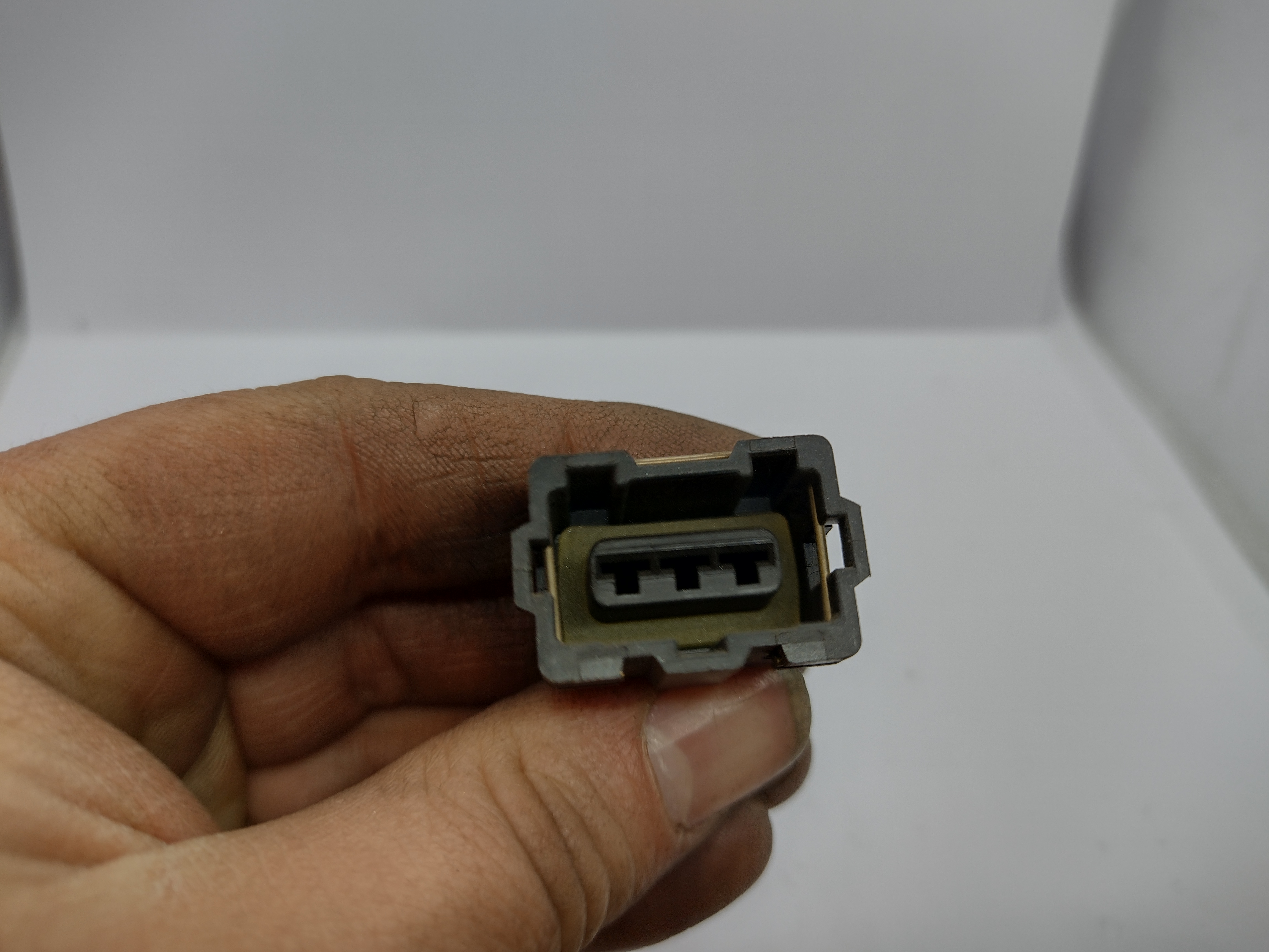 Peugeot / Citroen Steckergehäuse 654225 NEU NOS NEW OEM