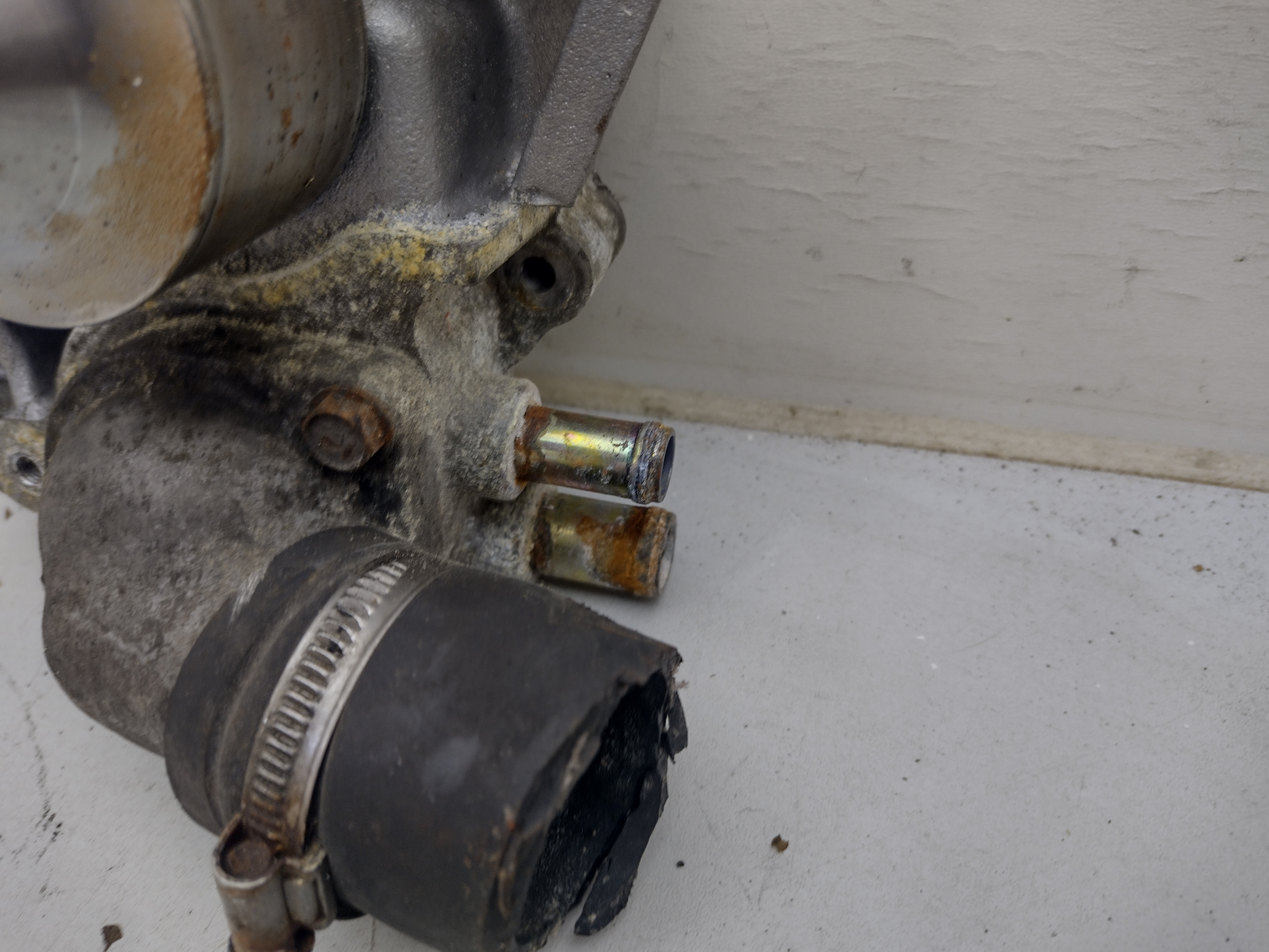 Wasserpumpe mit Gussrad 3 Abgängen für SUBARU LEGACY Turbo BC BJF