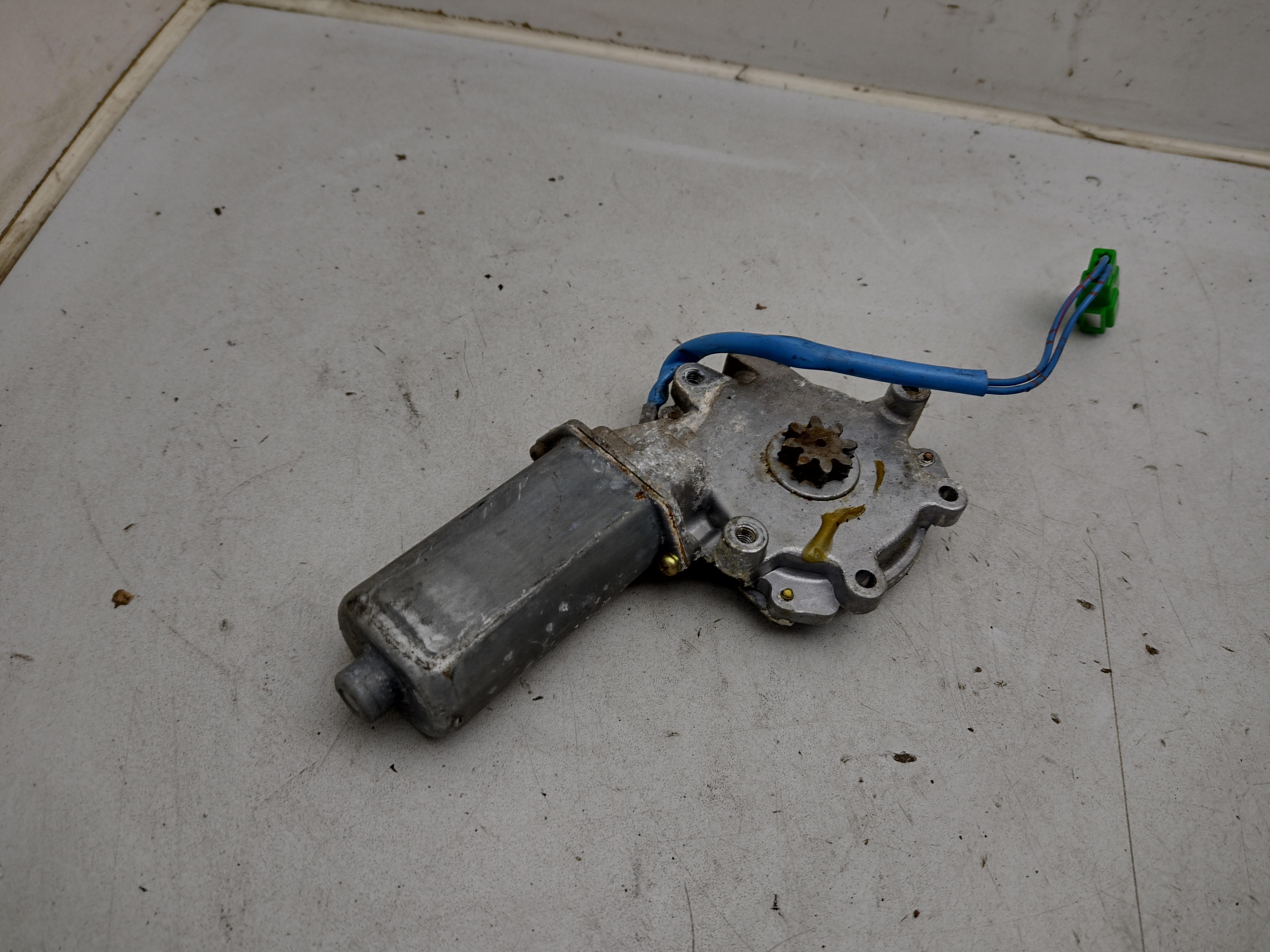 Fensterheber Motor vorne rechts von Subaru Impreza GC GF 93-00