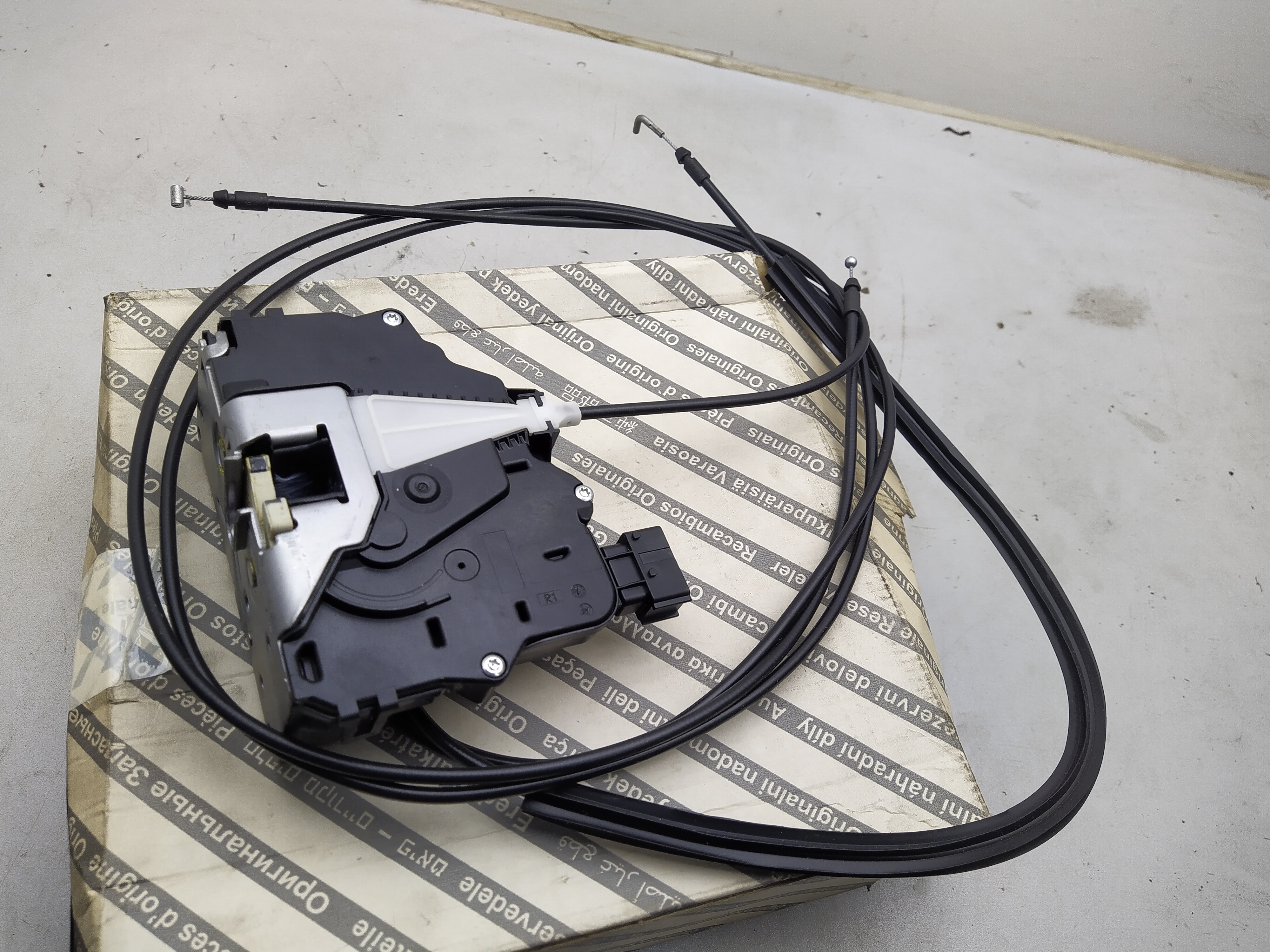  Citroen / Peugeot / FIAT Türschloss Schiebetür 9138W9 1393798080 NEU NOS NEW