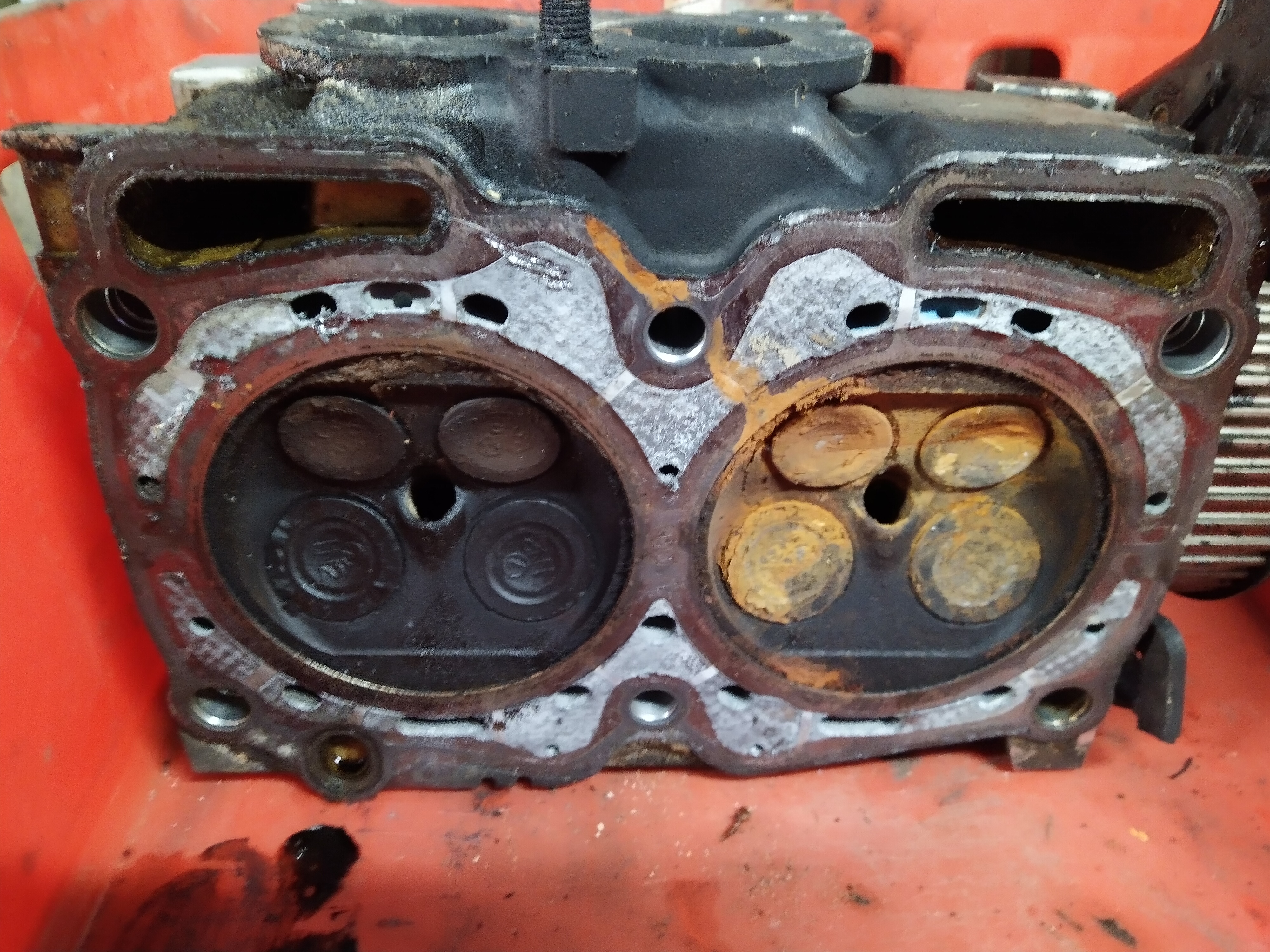 Satz Zylinderköpfe Subaru Legacy BC BJF EJ20 116 PS