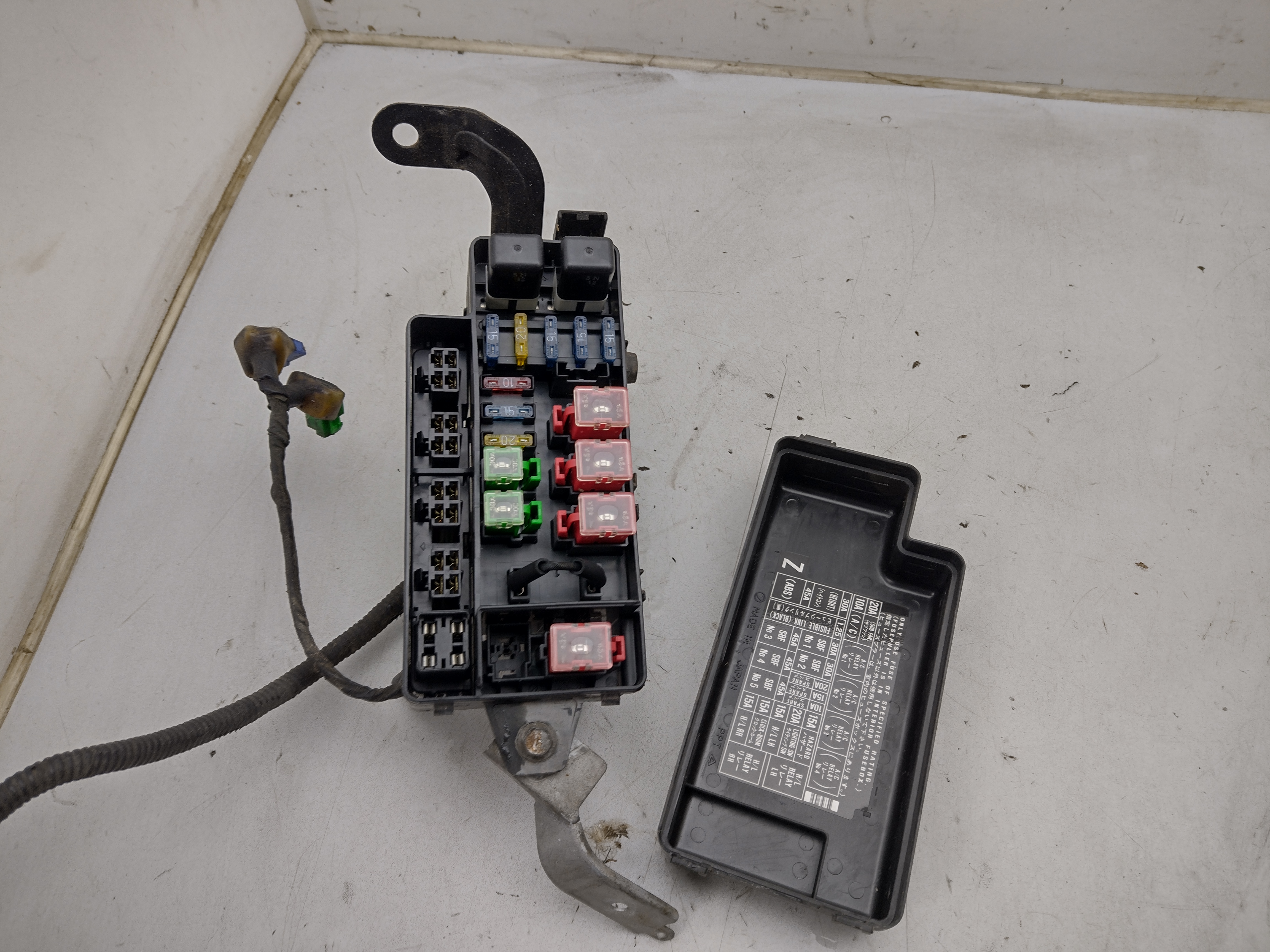 Sicherungskasten Motorraum von Subaru Impreza GC8 GF8