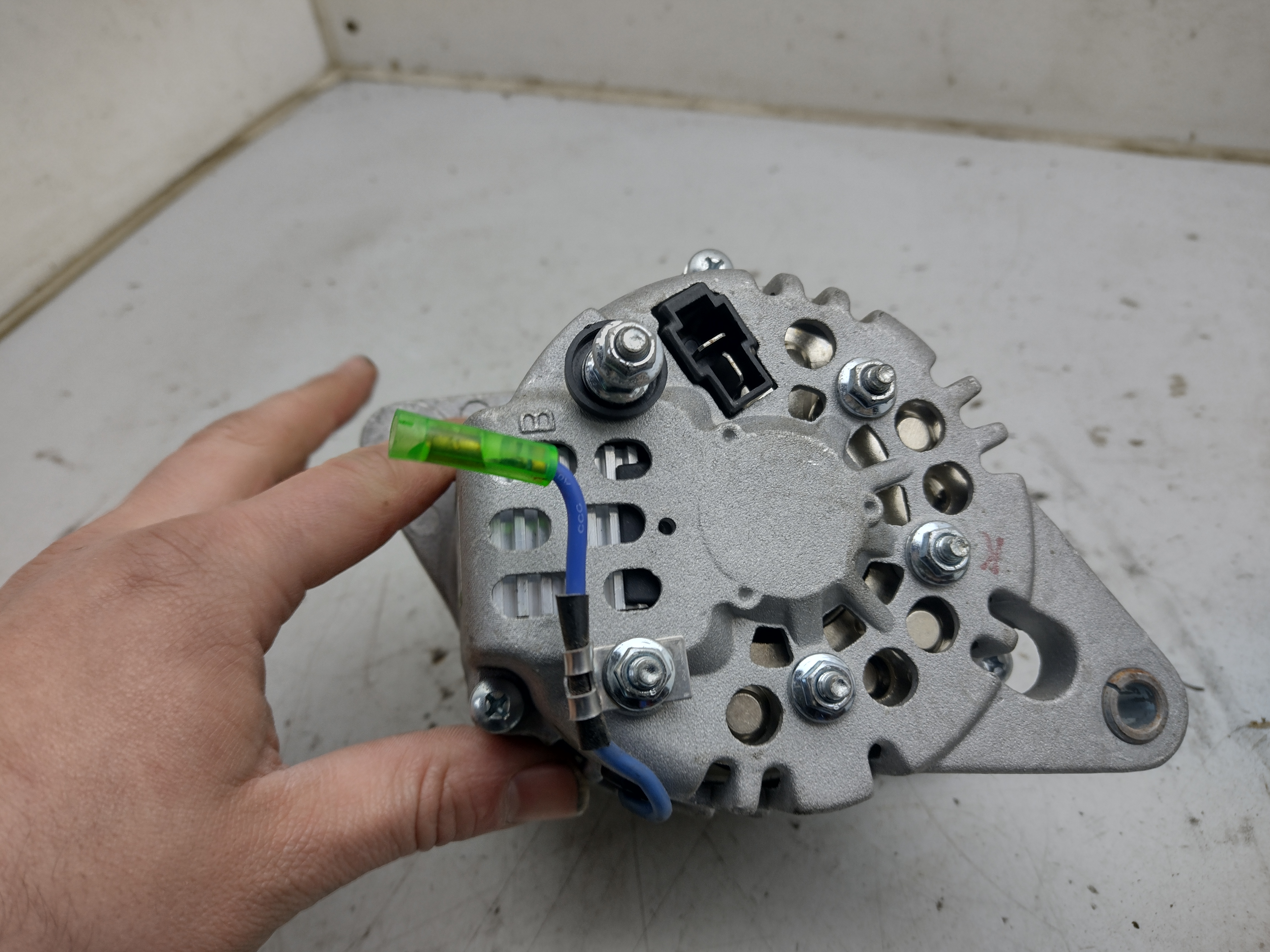 Lichtmaschine Generator 45A Neu LR140-714 für Subaru Justy KAD Libero E10, E12
