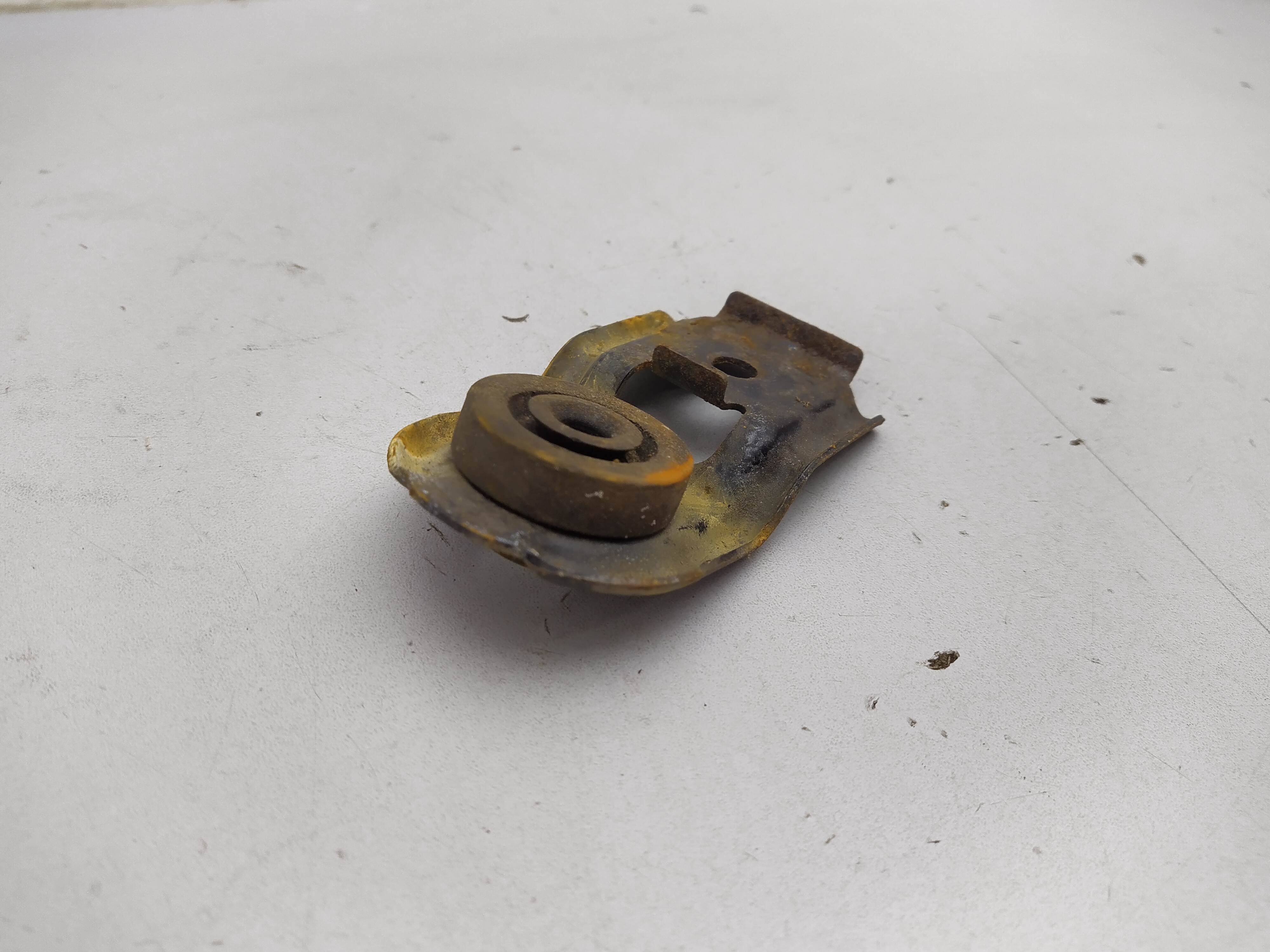 Kühlerhalter mit Gummi  von Subaru Impreza 2 GD GG Newage