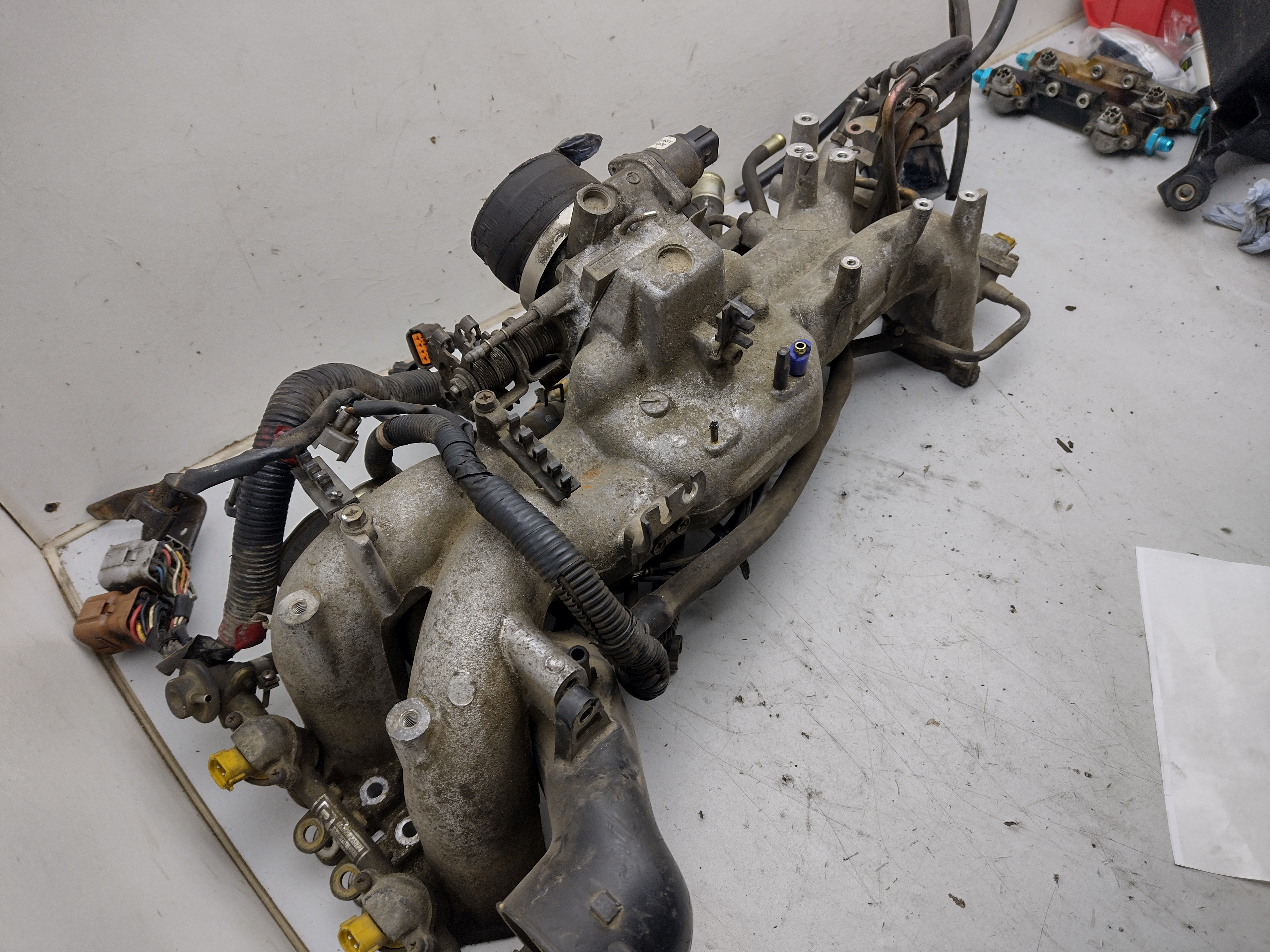 Ansaugbrücke mit Drosselklappe, Leerlaufregler LLR für Subaru Impreza GT GC8 GF8 98-00 WRX STI Turbo