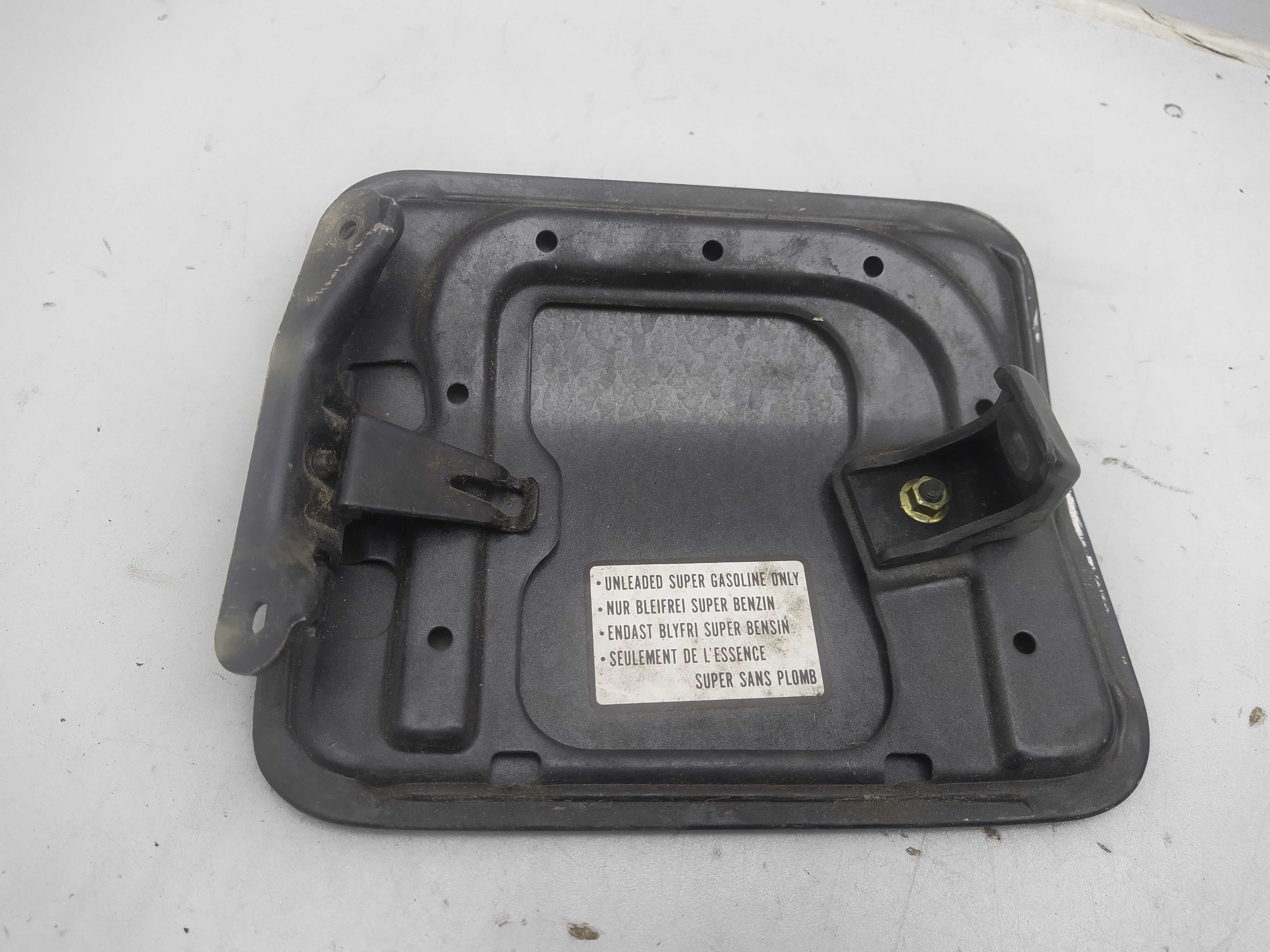 Tankdeckel Tankklappe von Subaru Legacy 1 BC BJF 89-94