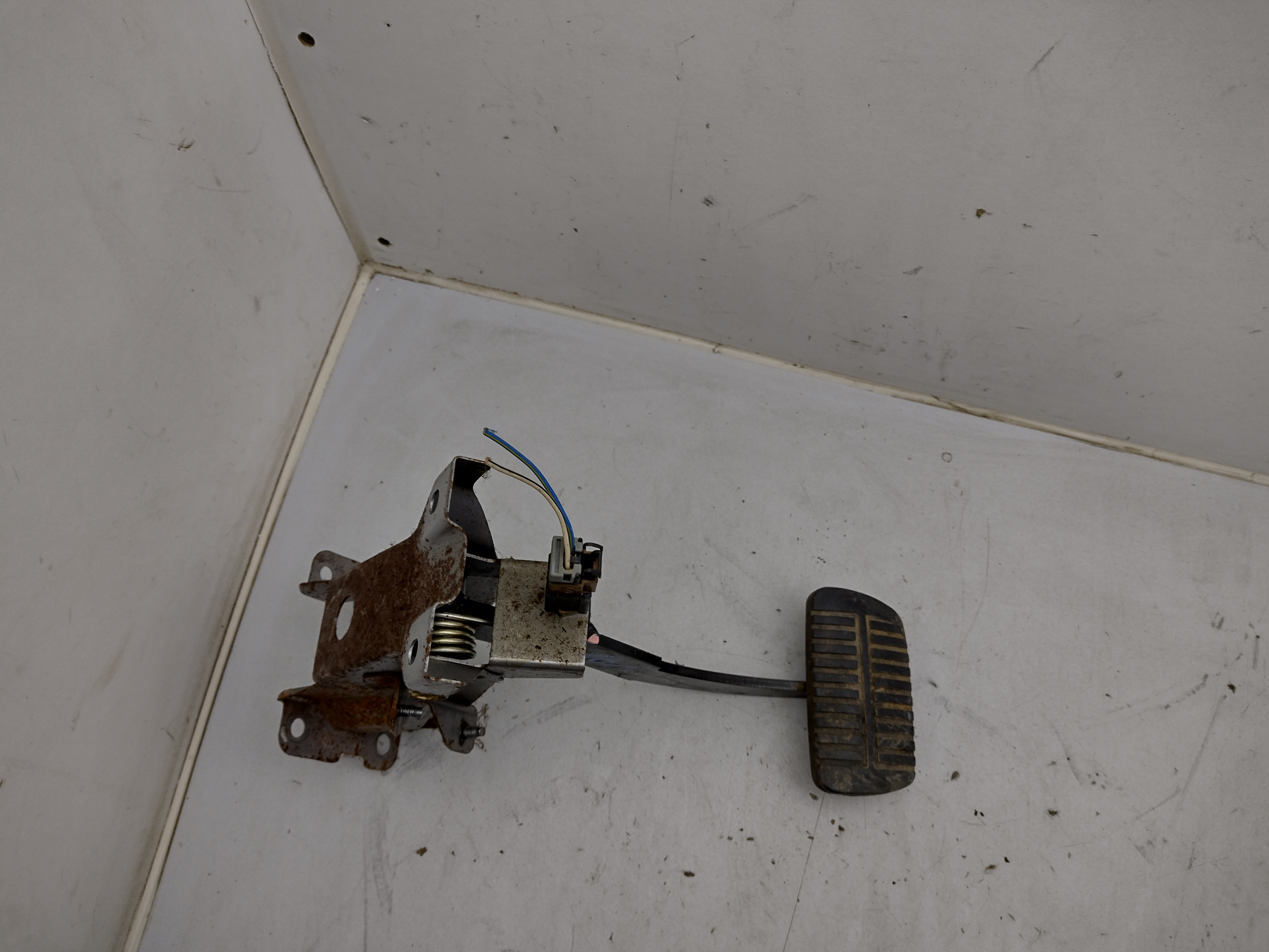 Bremspedal mit Bremslichtschalter von Subaru Impreza 2 GD GG Newage Automatik