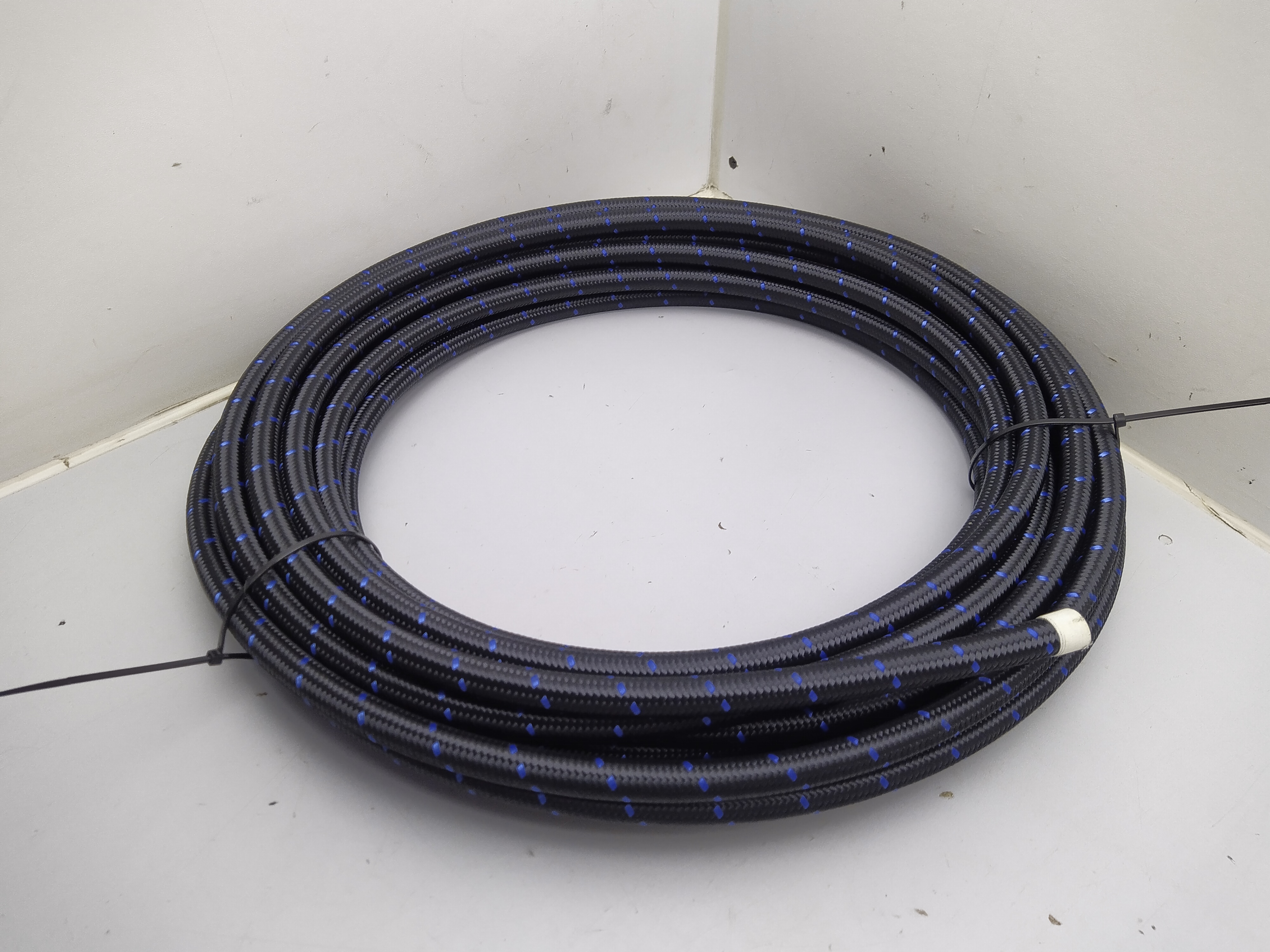 NBR Nylon Stahlflexleitung Dash 06 AN6 schwarz mit blauer Naht