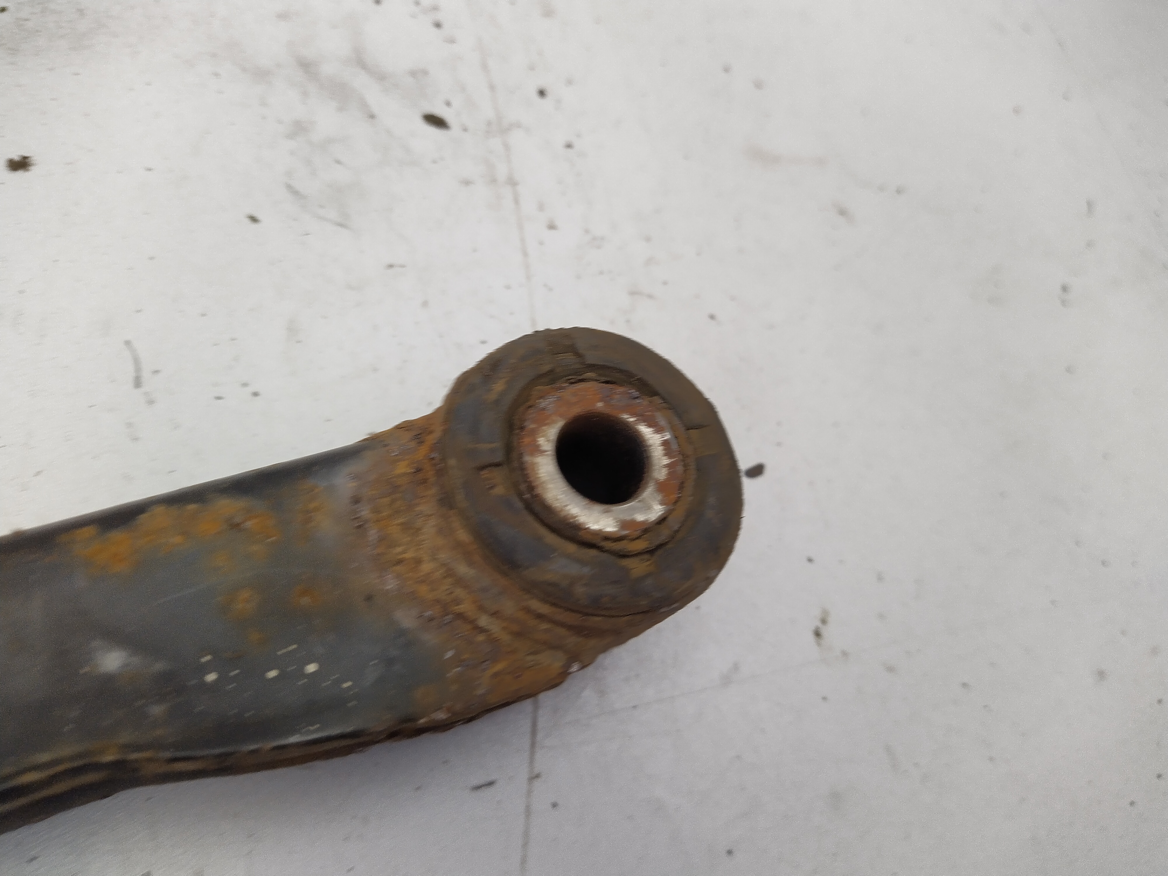 Querlenker hinten U Form passend für Subaru Impreza 1 Lager defekt