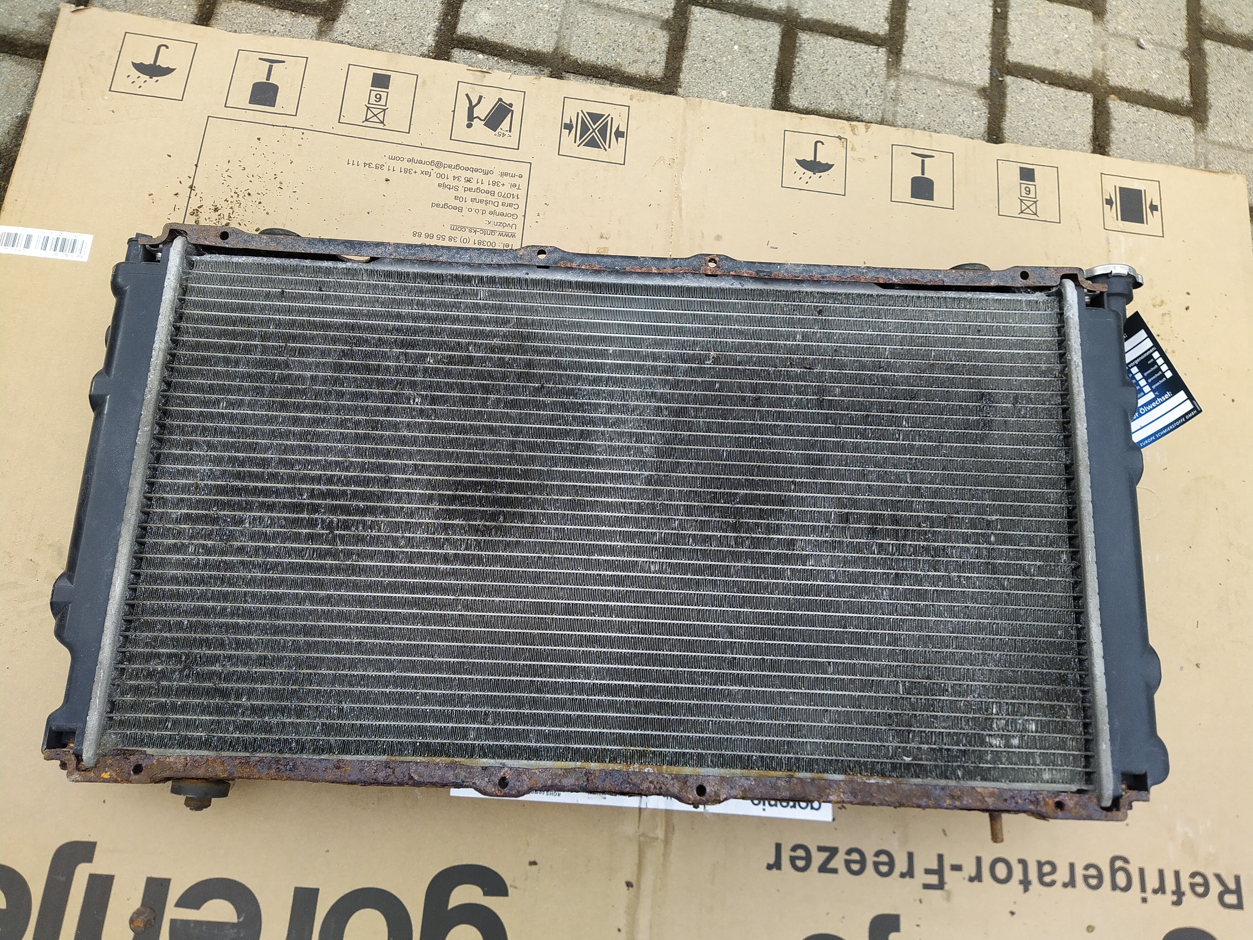 Kühler mit Lüfter von einen Subaru Legacy BC BJF MK1 89-94