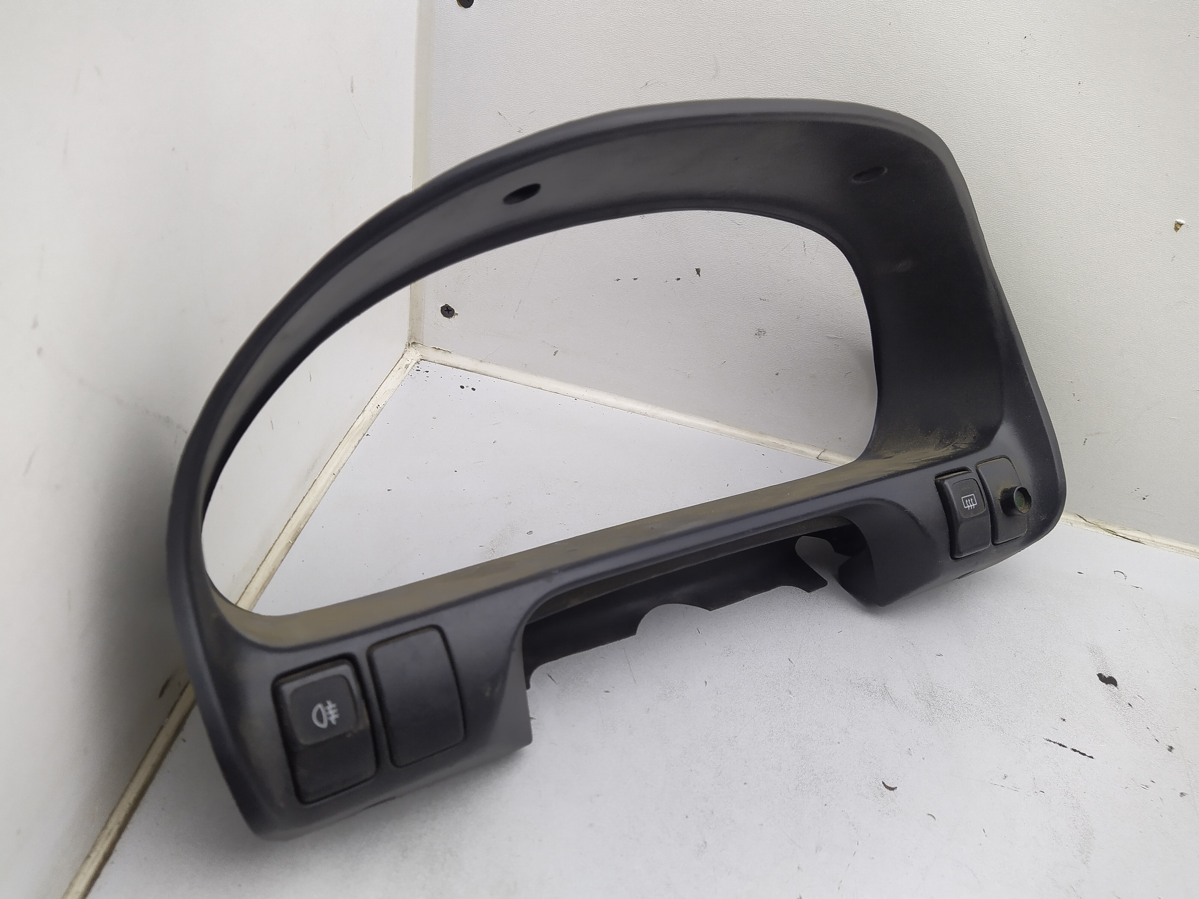 Subaru Legacy BD BG Tachoblende mit Schalter Nebelschluss und Heckscheibenheizung