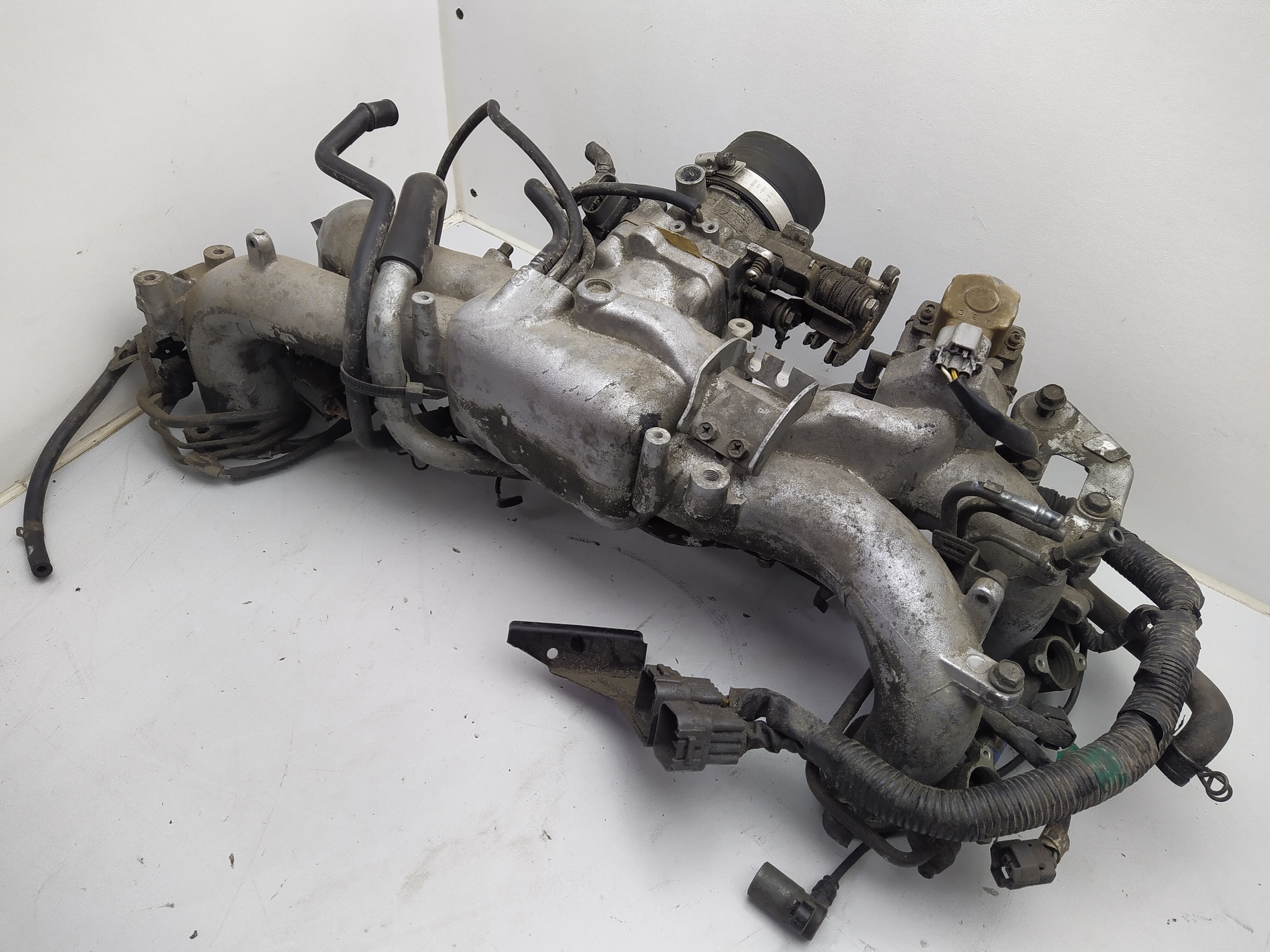 Ansaugbrücke mit Anbauteilen Subaru Legacy Turbo BC BJF 200PS EJ20G