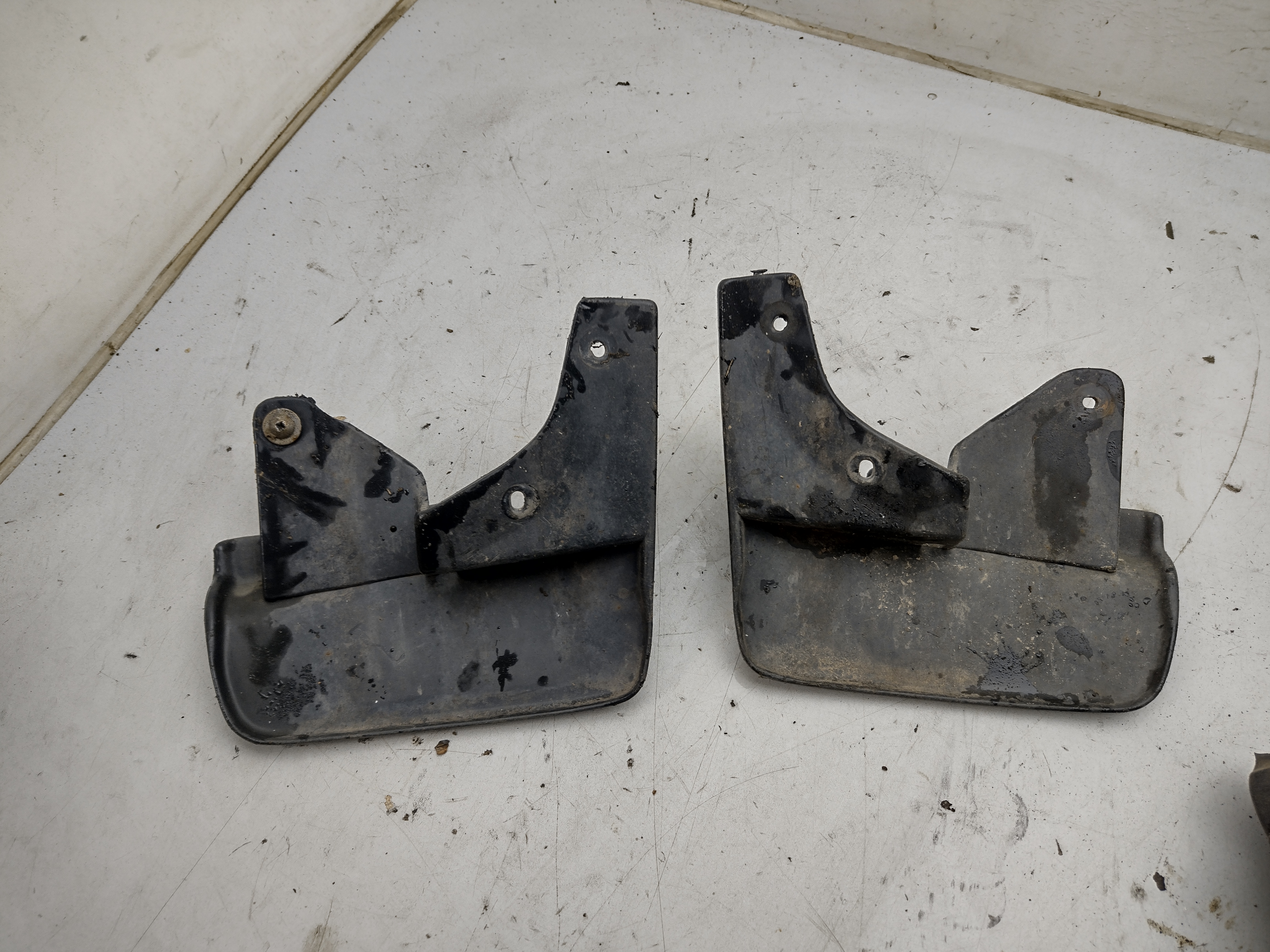 Mudflap Schmutzfänger hinten für Subaru Justy KAD 4WD