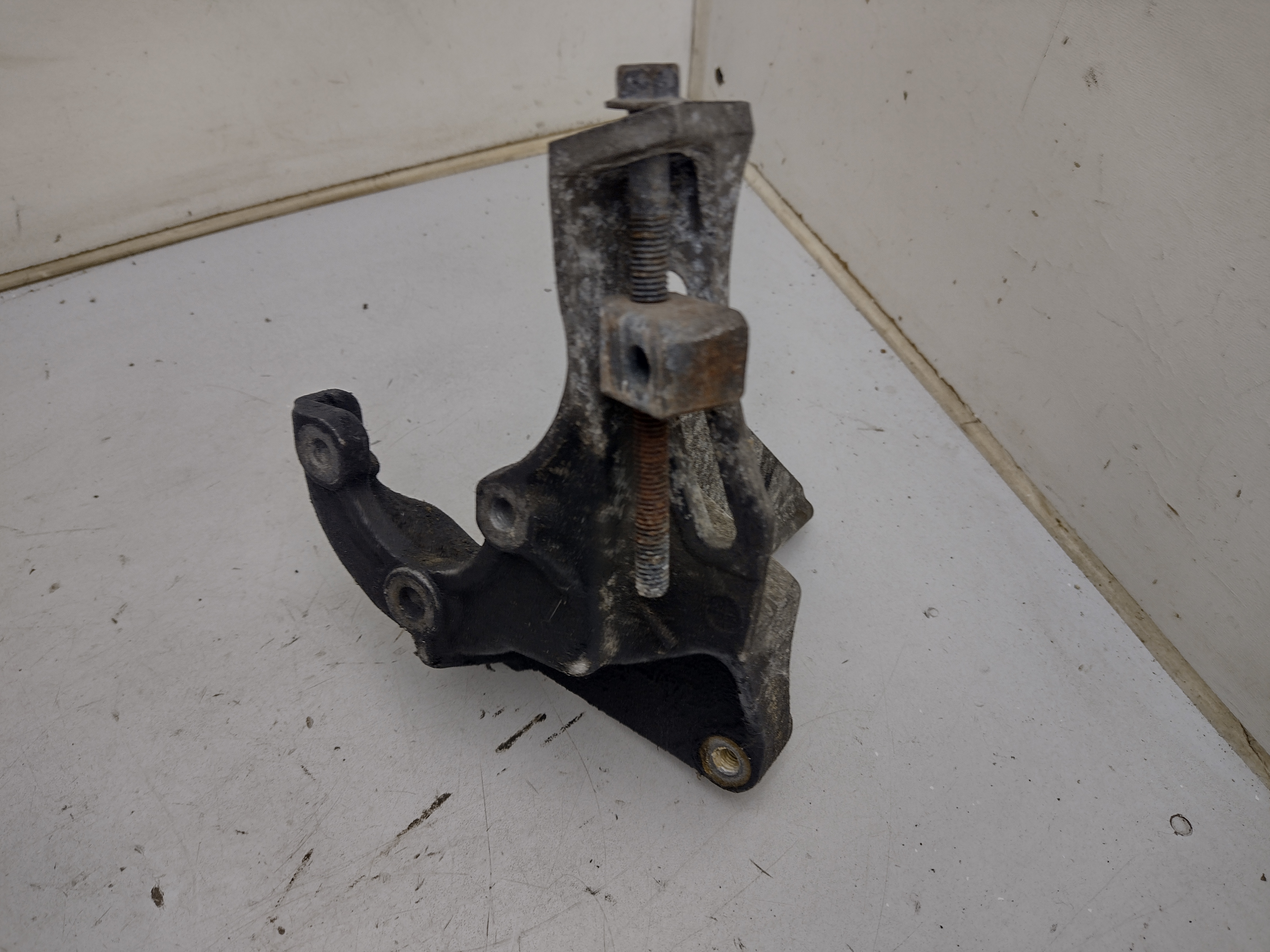 Halter Servopumpe Riemenspanner für SUBARU LEGACY Turbo BC BJF