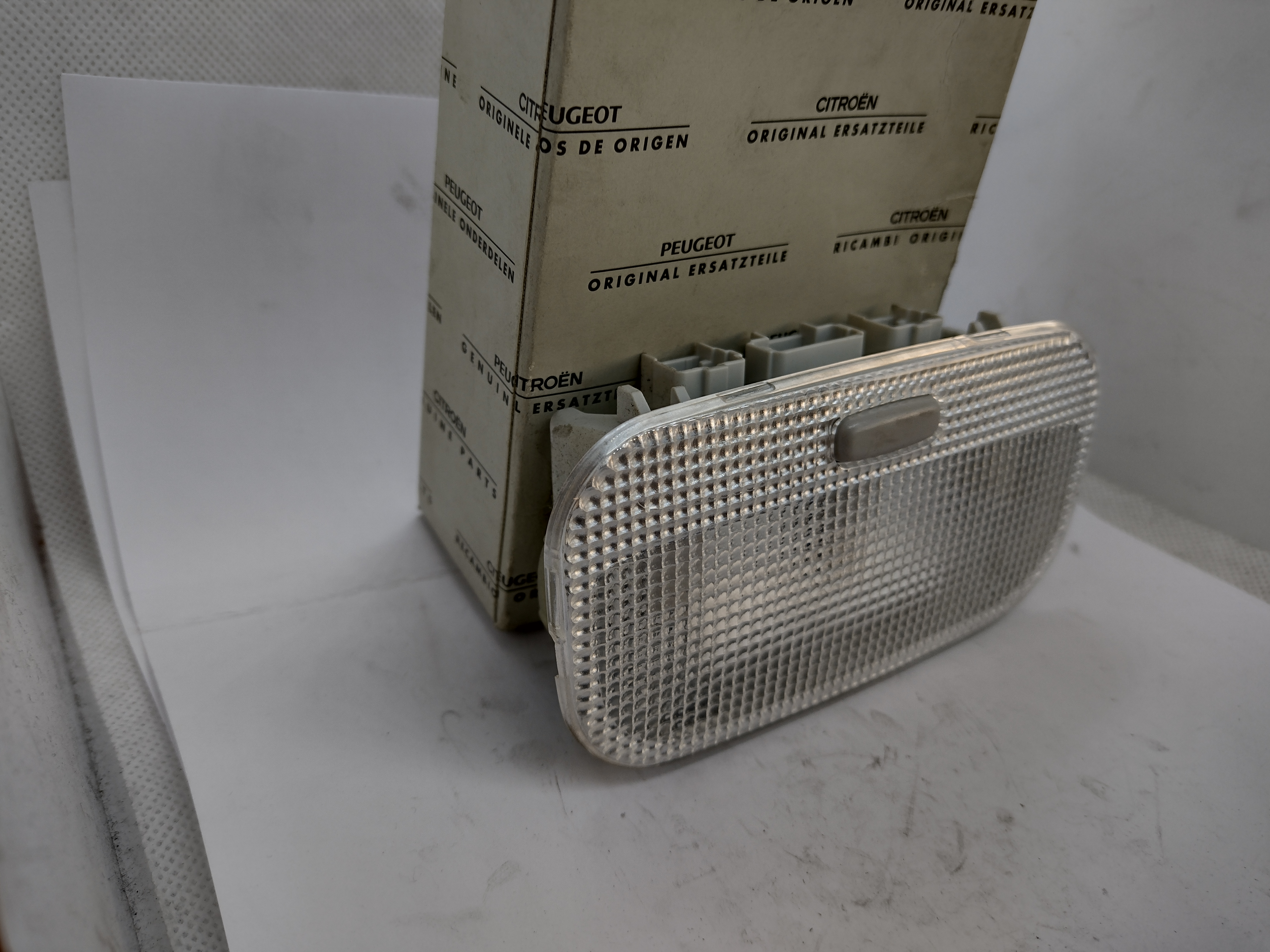 Peugeot / Citroen Leseleuchte hinten 6362N4 NEU NOS NEW OEM