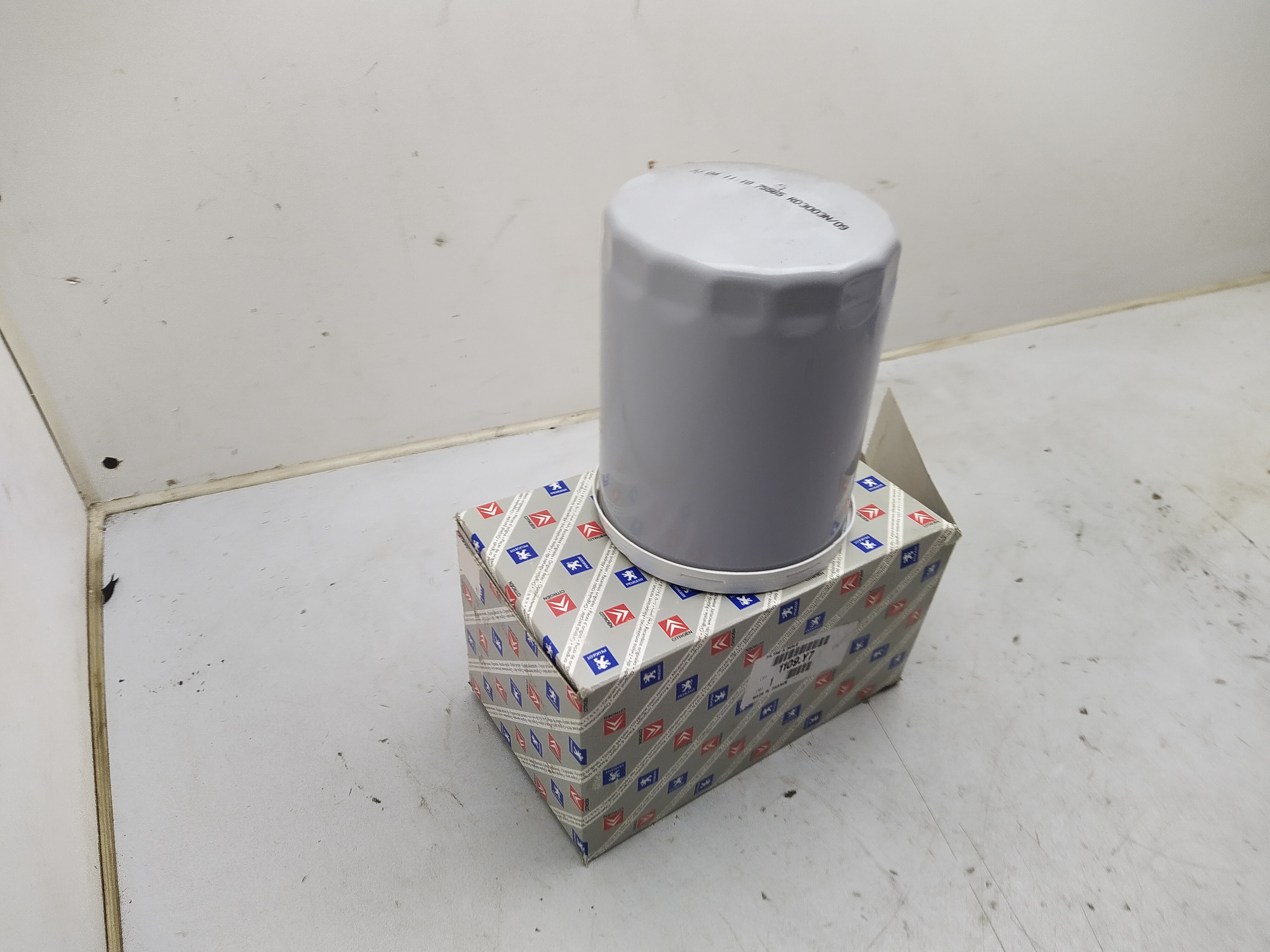 Original Peugeot Citroen OELFILTER 1109Y7 NEU NOS NEW