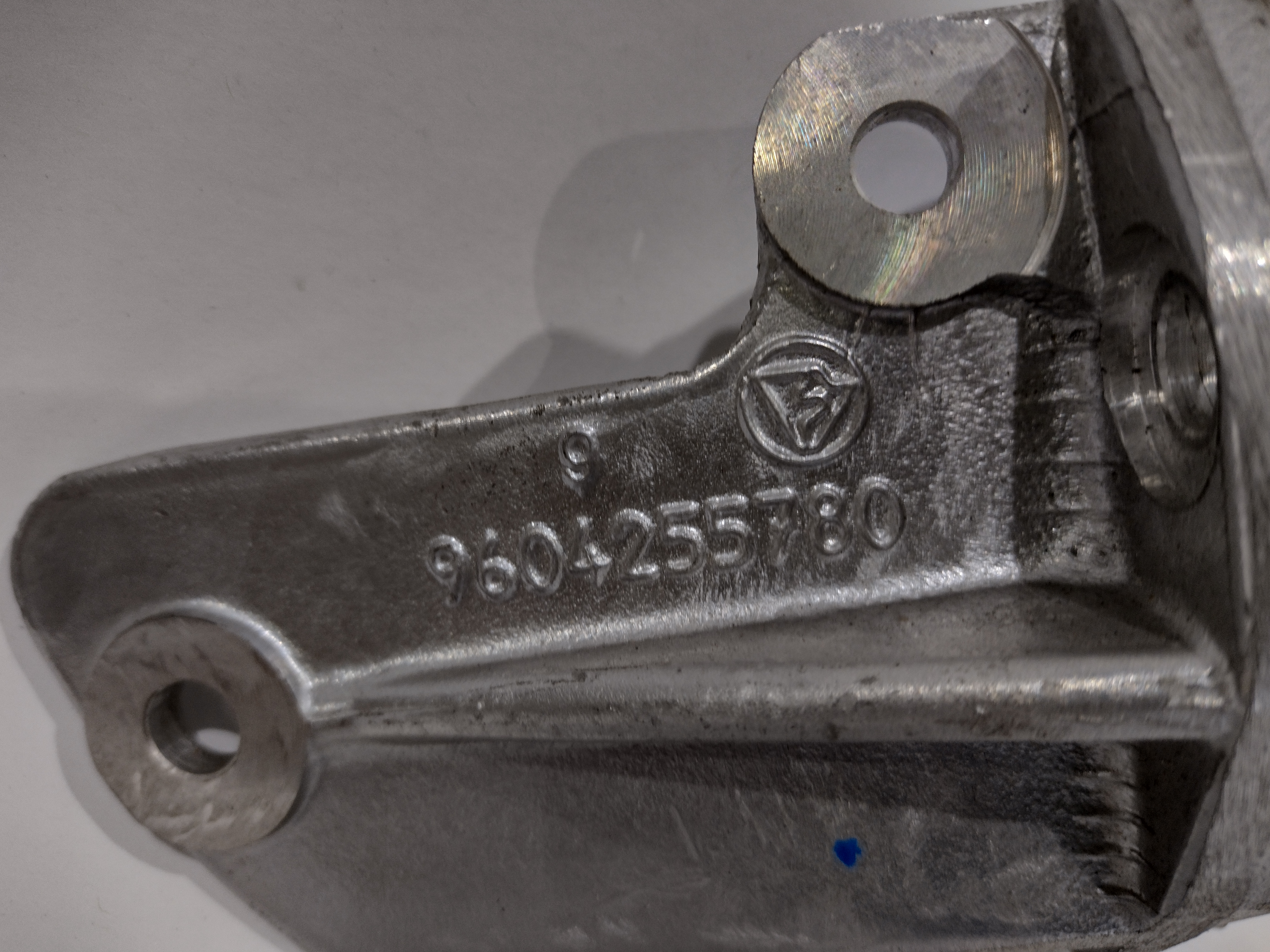 Peugeot / Citroen Halter 400797 NEU NOS NEW