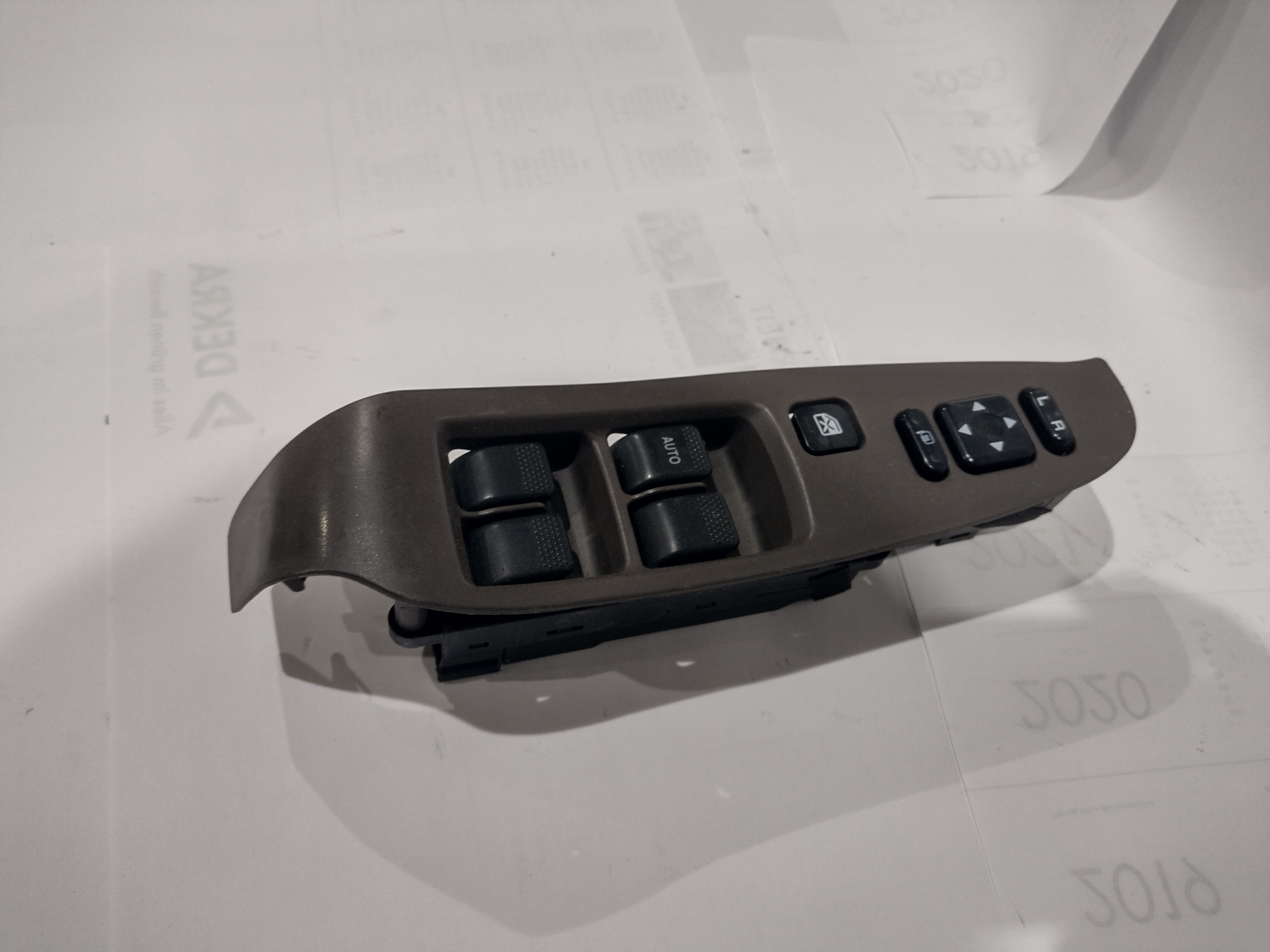 Schalter Fensterheber VL Fahrer für Subaru Outback H6 Legacy BE BH 83071AE020