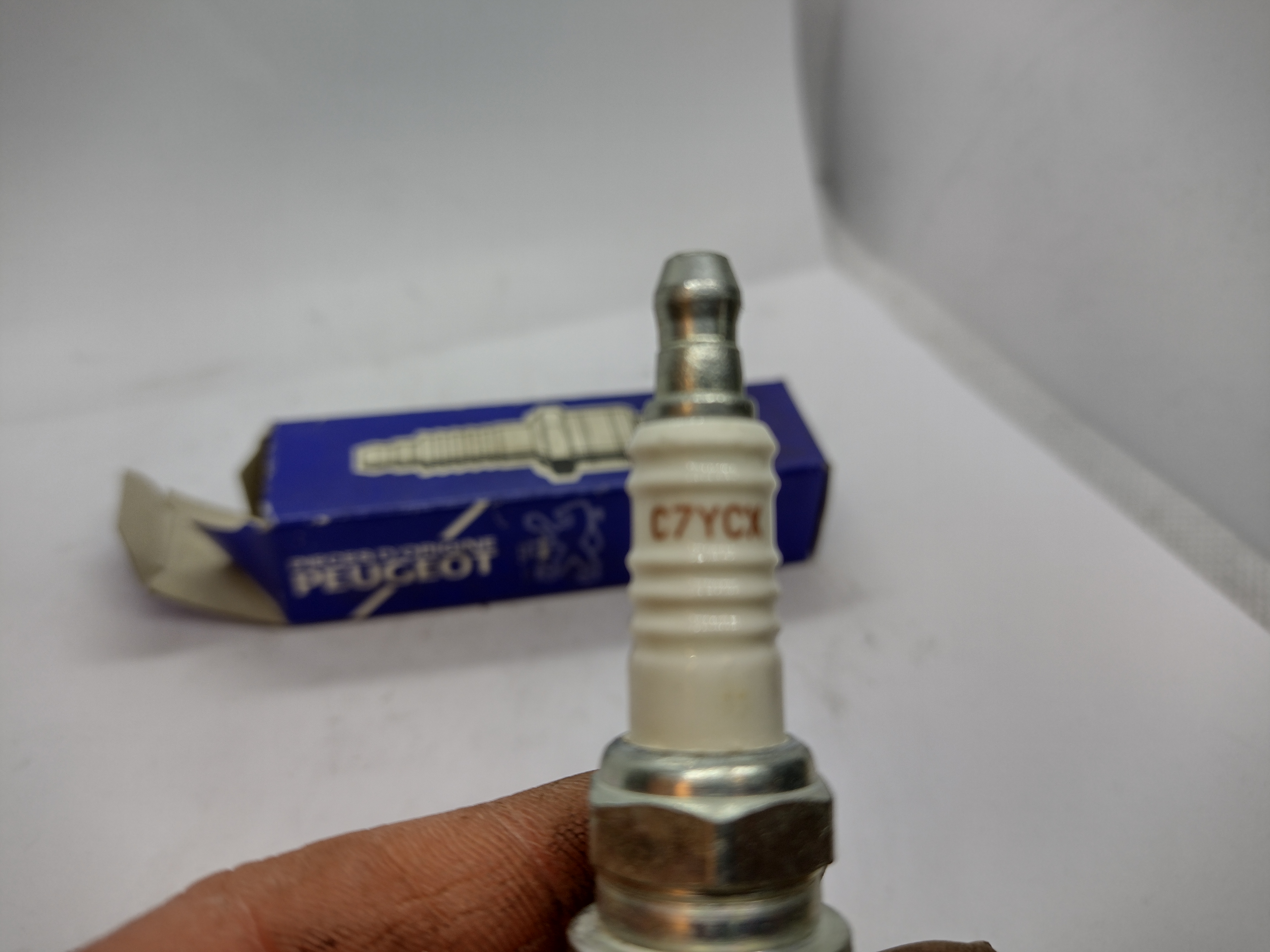 Original Peugeot Zündkerze 5962K1 Champion C7YCX NEU NOS NEW