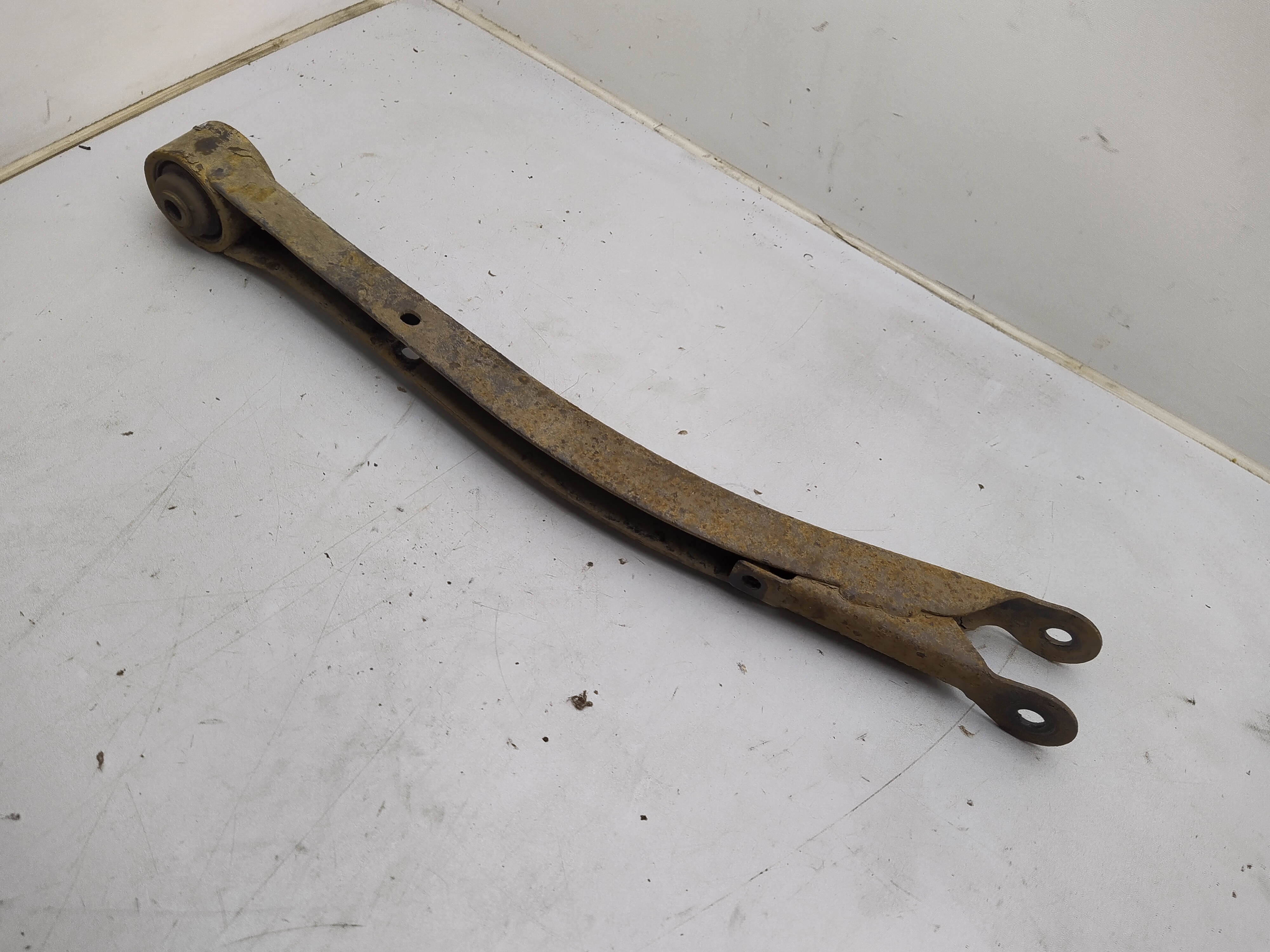 Längslenker hinten ohne Aufnahme  für Subaru Impreza / Forester / Legacy 
