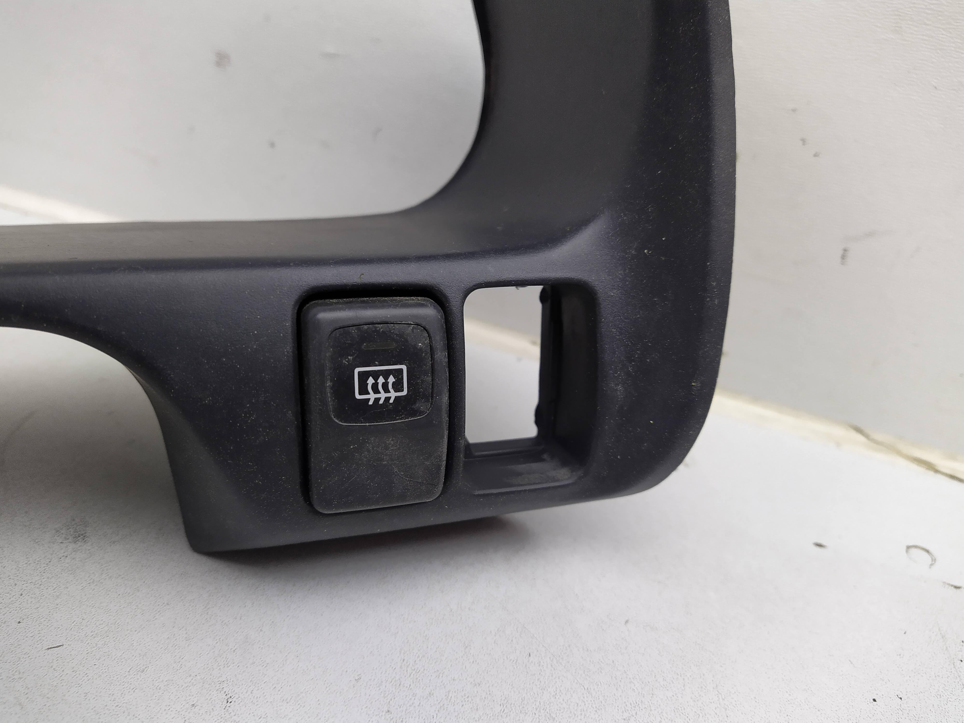 Subaru Legacy 2 BD BG Tachblende mit Schalter Nebelschluss Scheinwerferreinigung Heckscheibenheizung