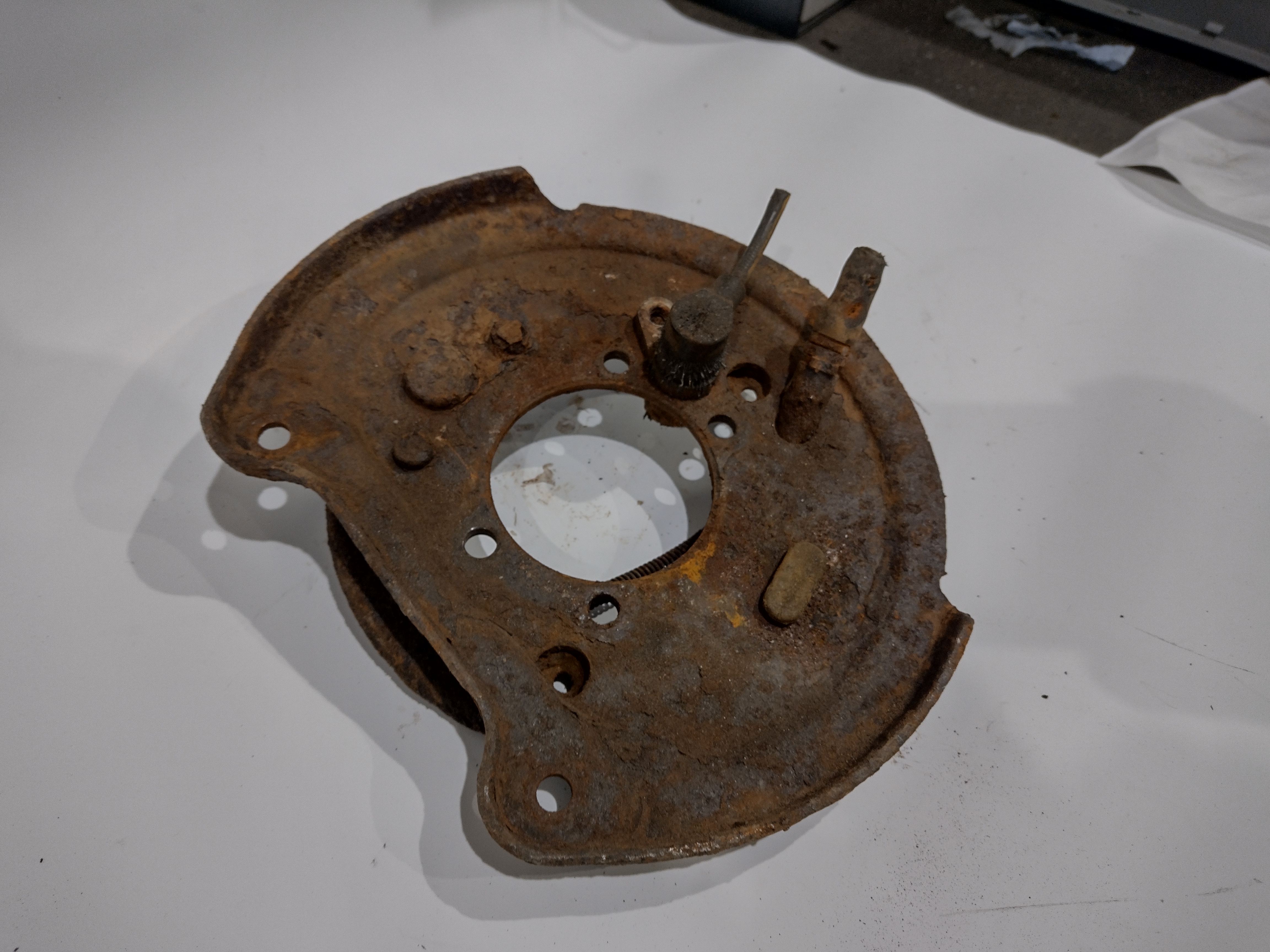 Ankerblech hinten links für Subaru Impreza GC GF