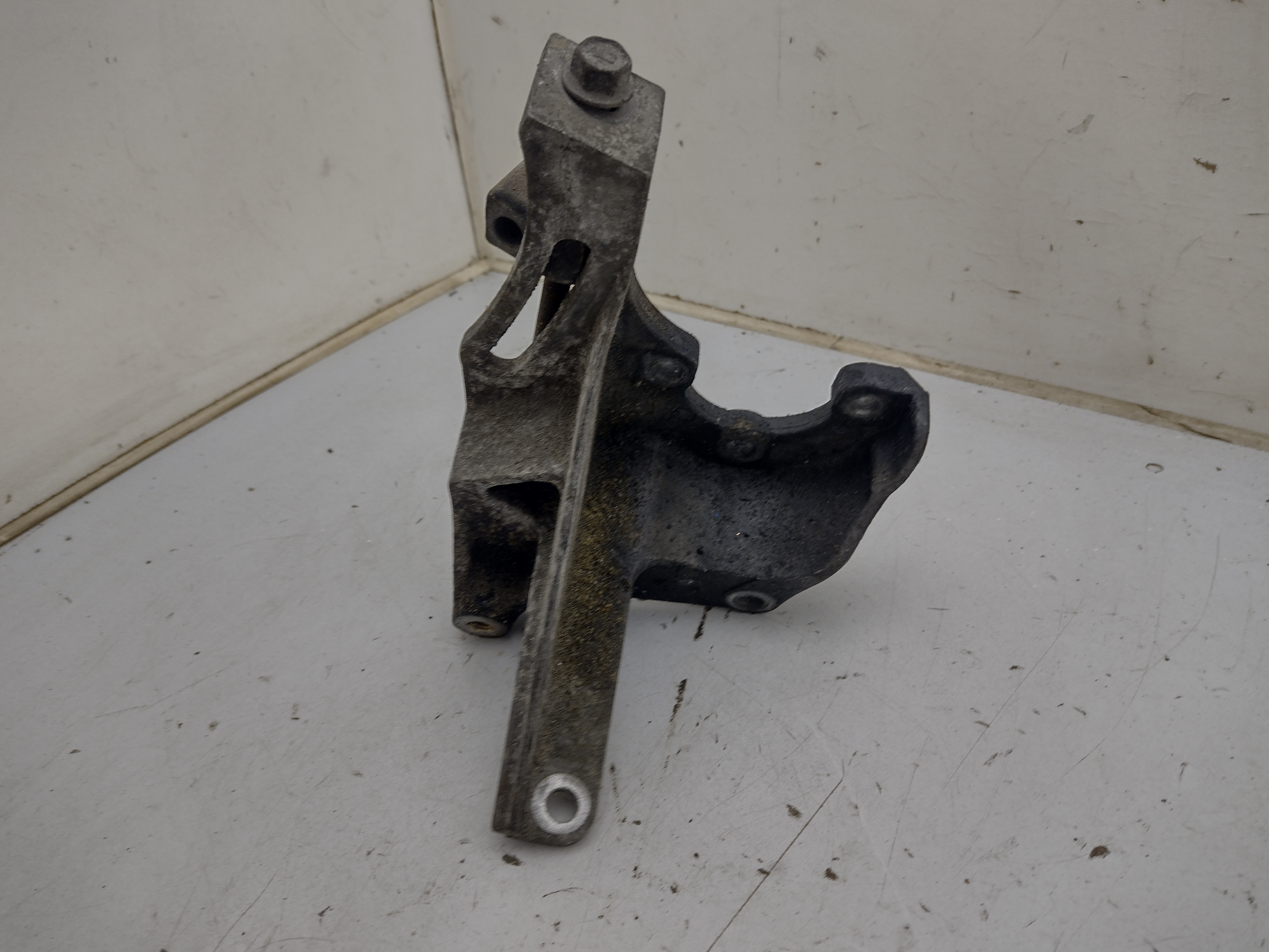 Halter Servopumpe Riemenspanner für SUBARU LEGACY Turbo BC BJF