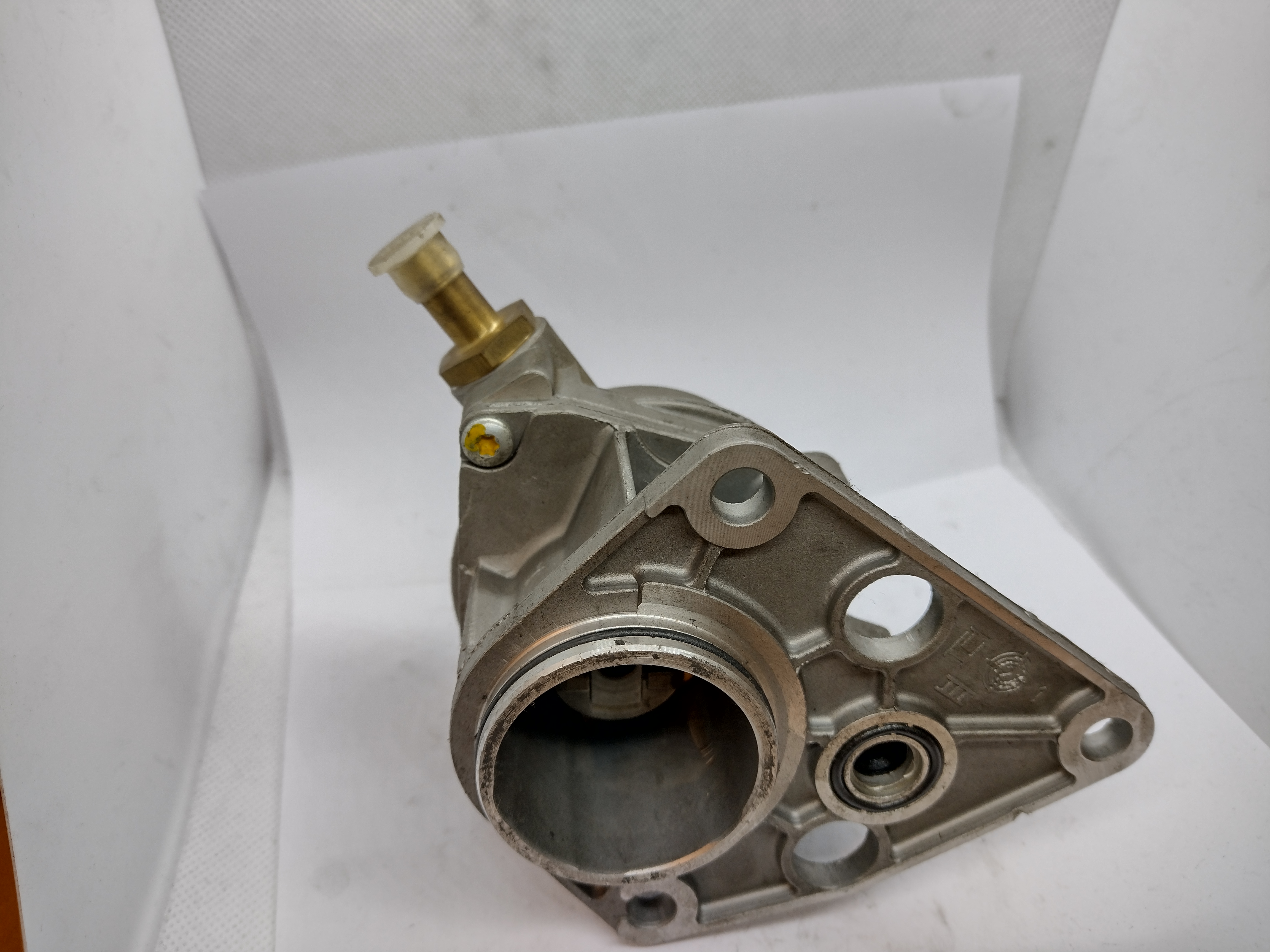 Peugeot / Citroen Pierburg Pumpe NEU NOS NEW