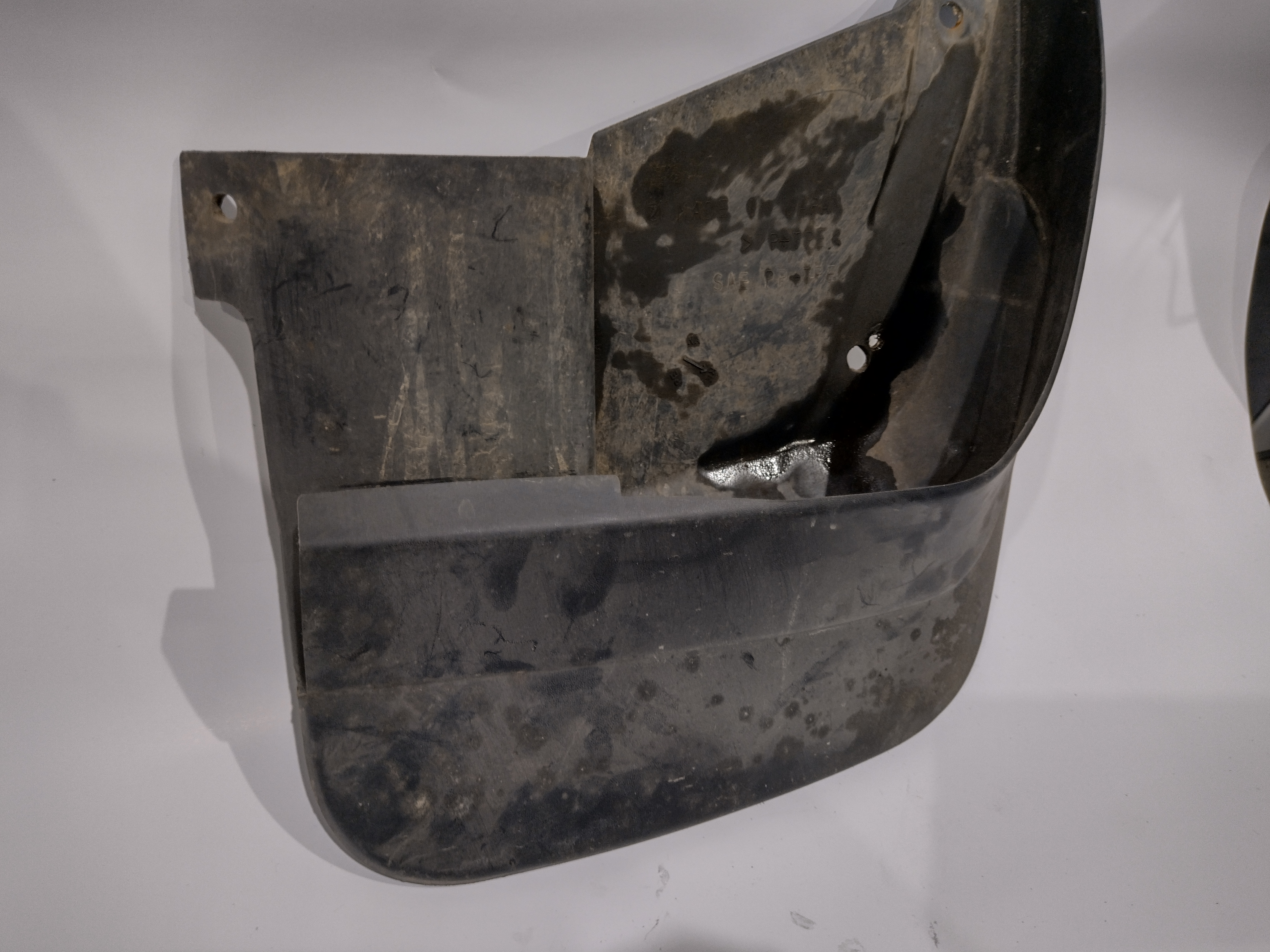 Mudflap Matschlappen Schmutzfänger rechts für Subaru Forester SF MK1 98-03