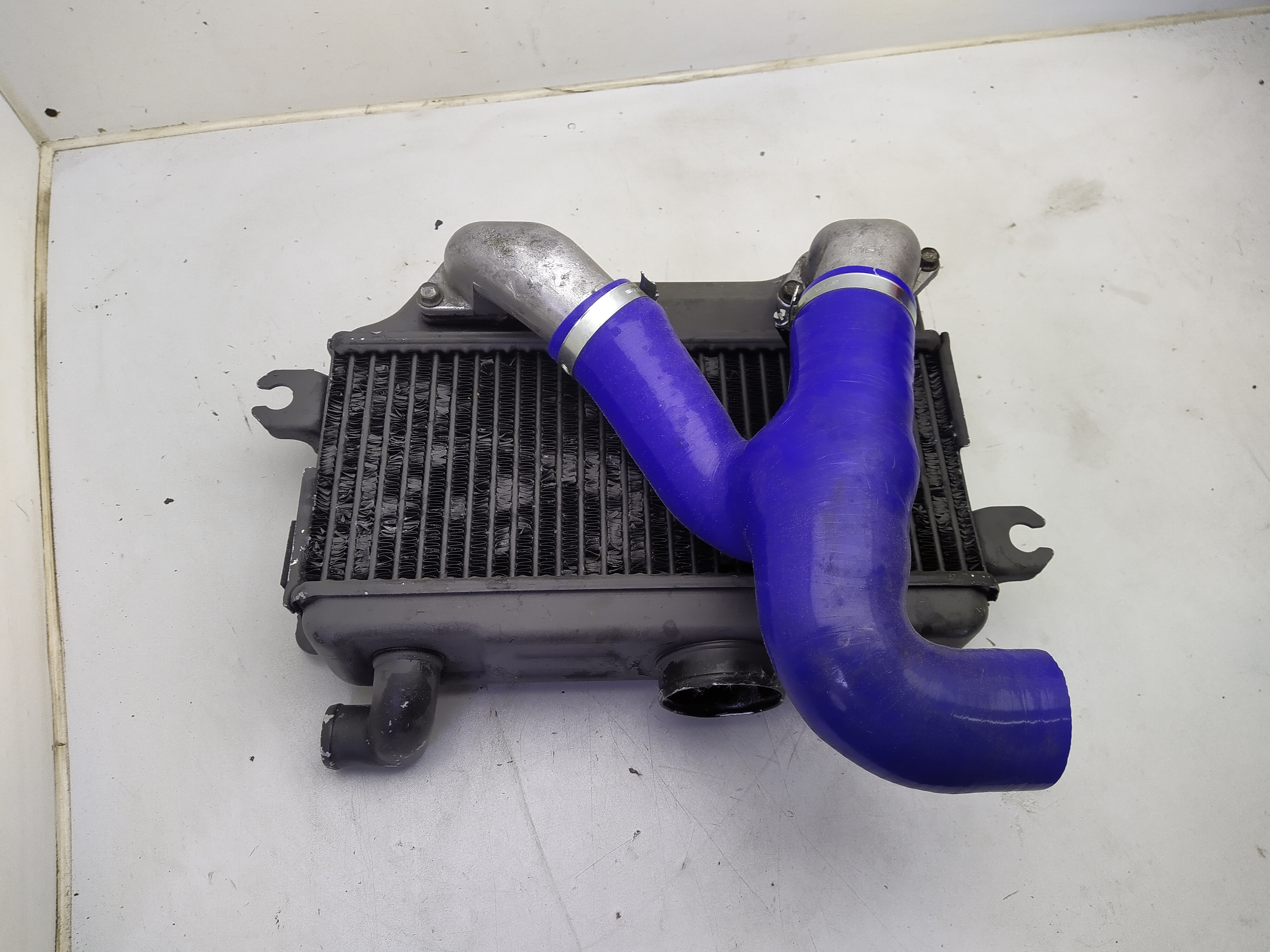 Ladeluftkühler mit Y Pipe von Subaru Impreza Gt WRX GC8