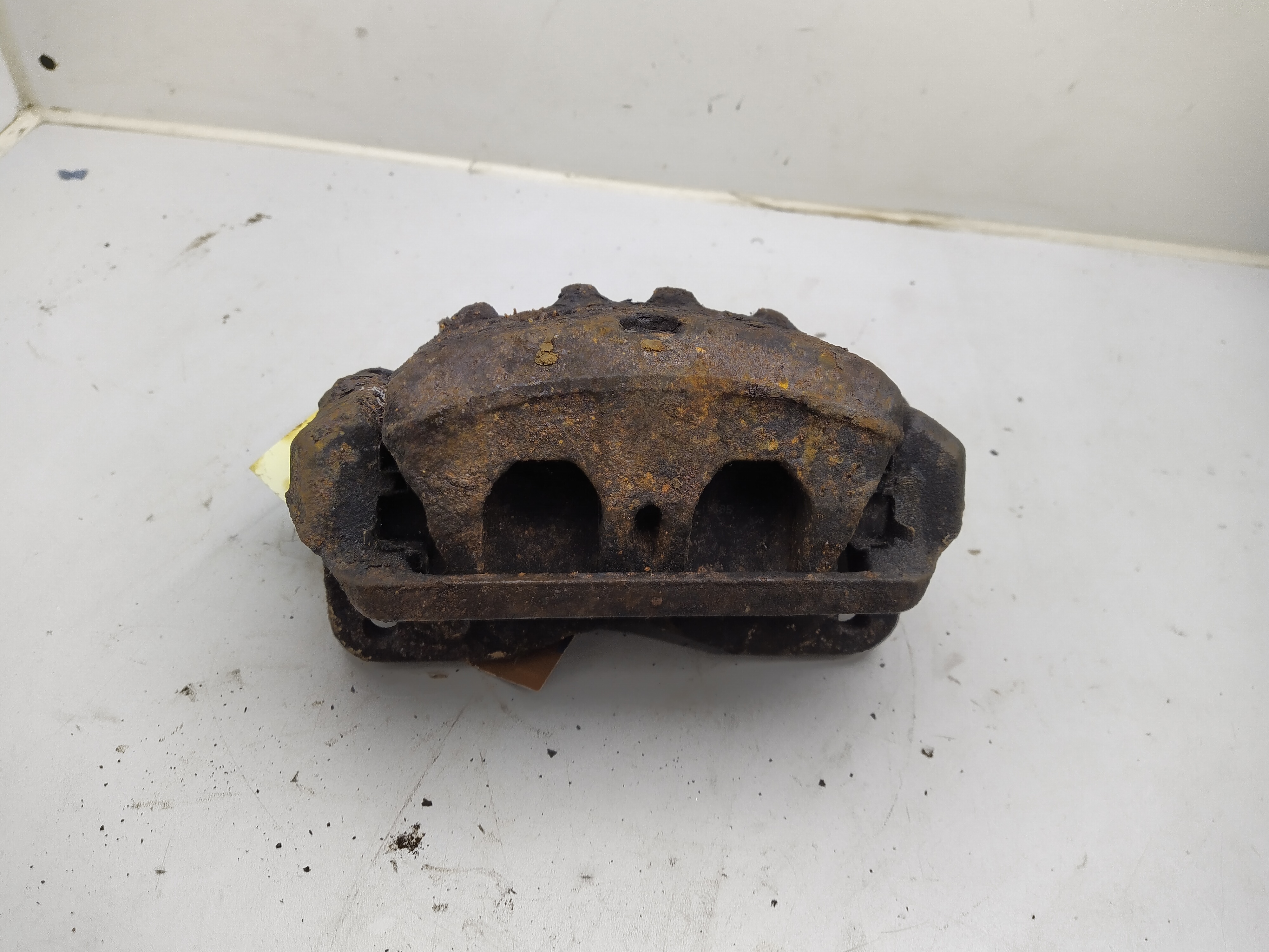 2 Kolben Bremssattel mit Halter vorne links SUBARU LEGACY 3 BE BH 2.5l 3.0l Turbo