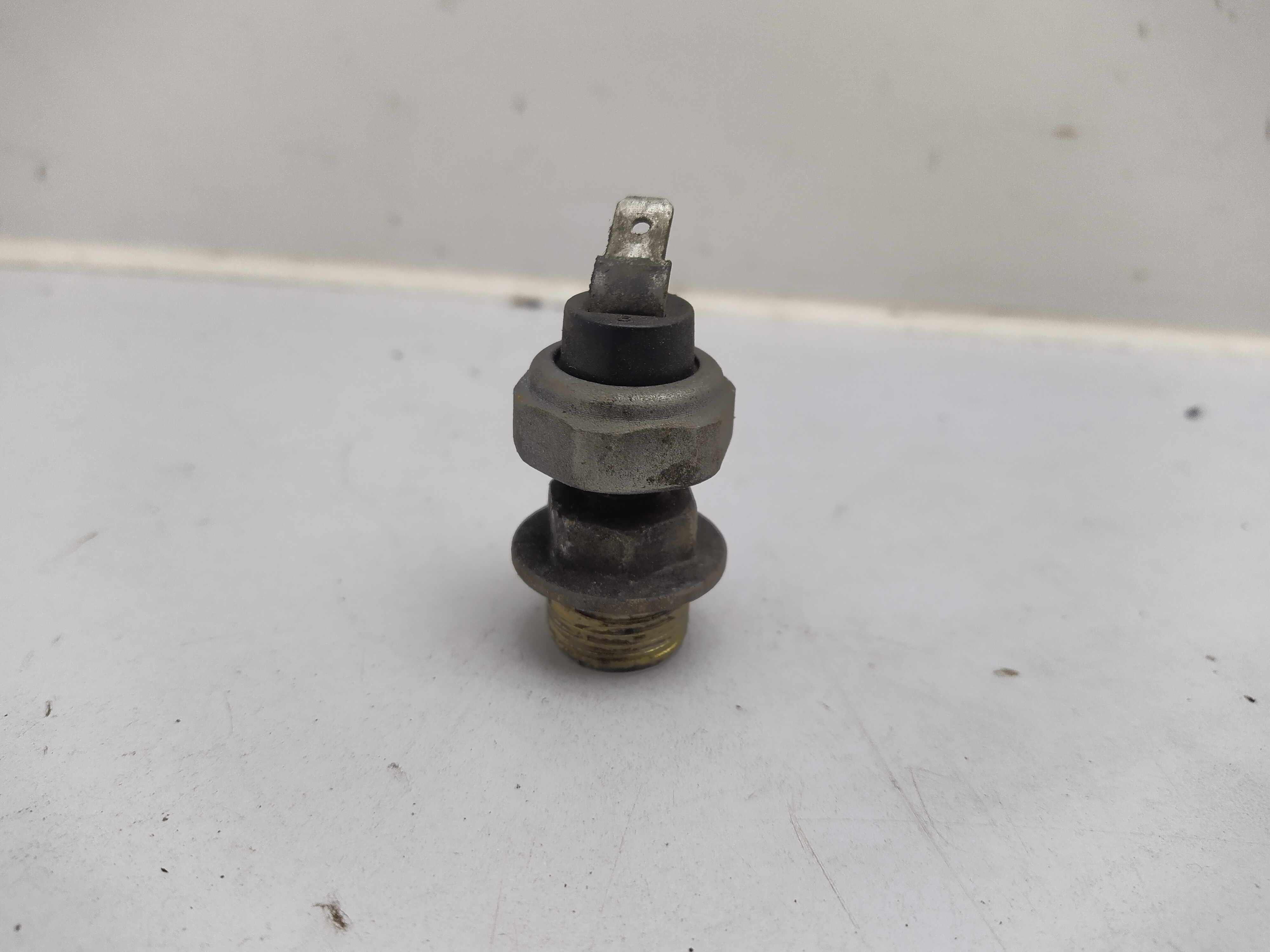 Öldruckschalter mit Blockgewinde Subaru Legacy 1 BC BJF EJ22 136PS