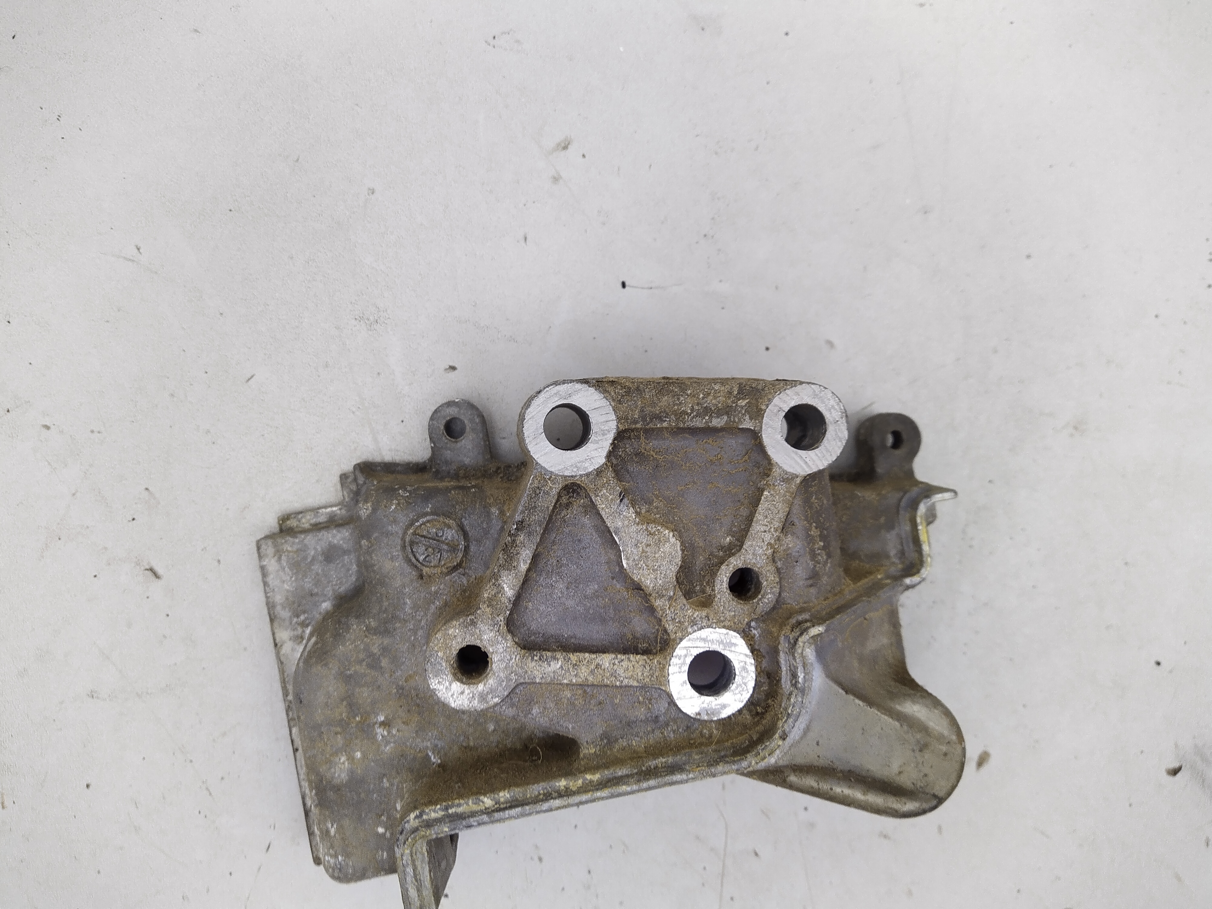 Halter für Zahnriemenspanner Variante 1 passend für Subaru EJ20 EJ22 EJ25