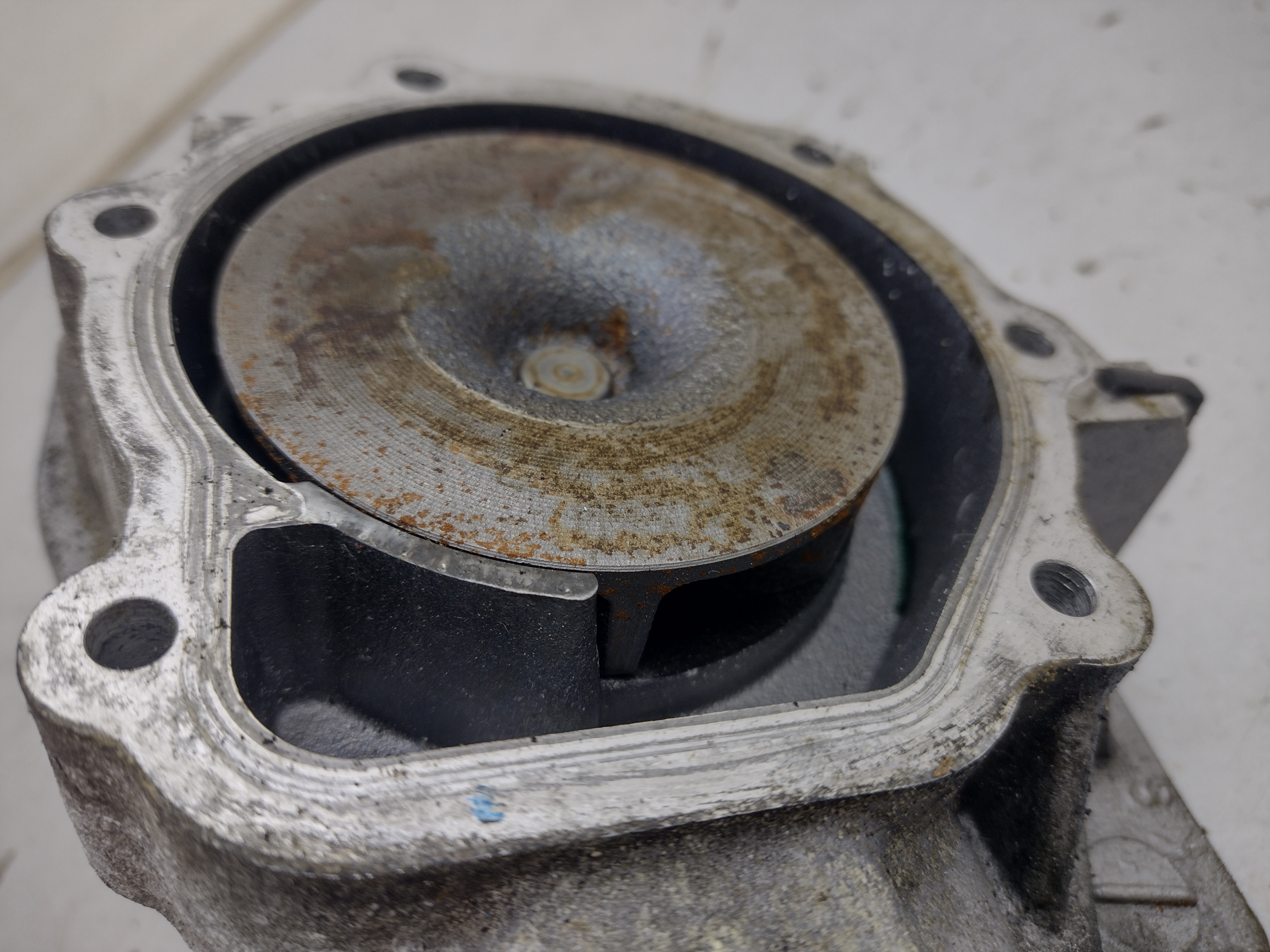 Wasserpumpe mit Gussrad 3 Abgängen für SUBARU LEGACY Turbo BC BJF