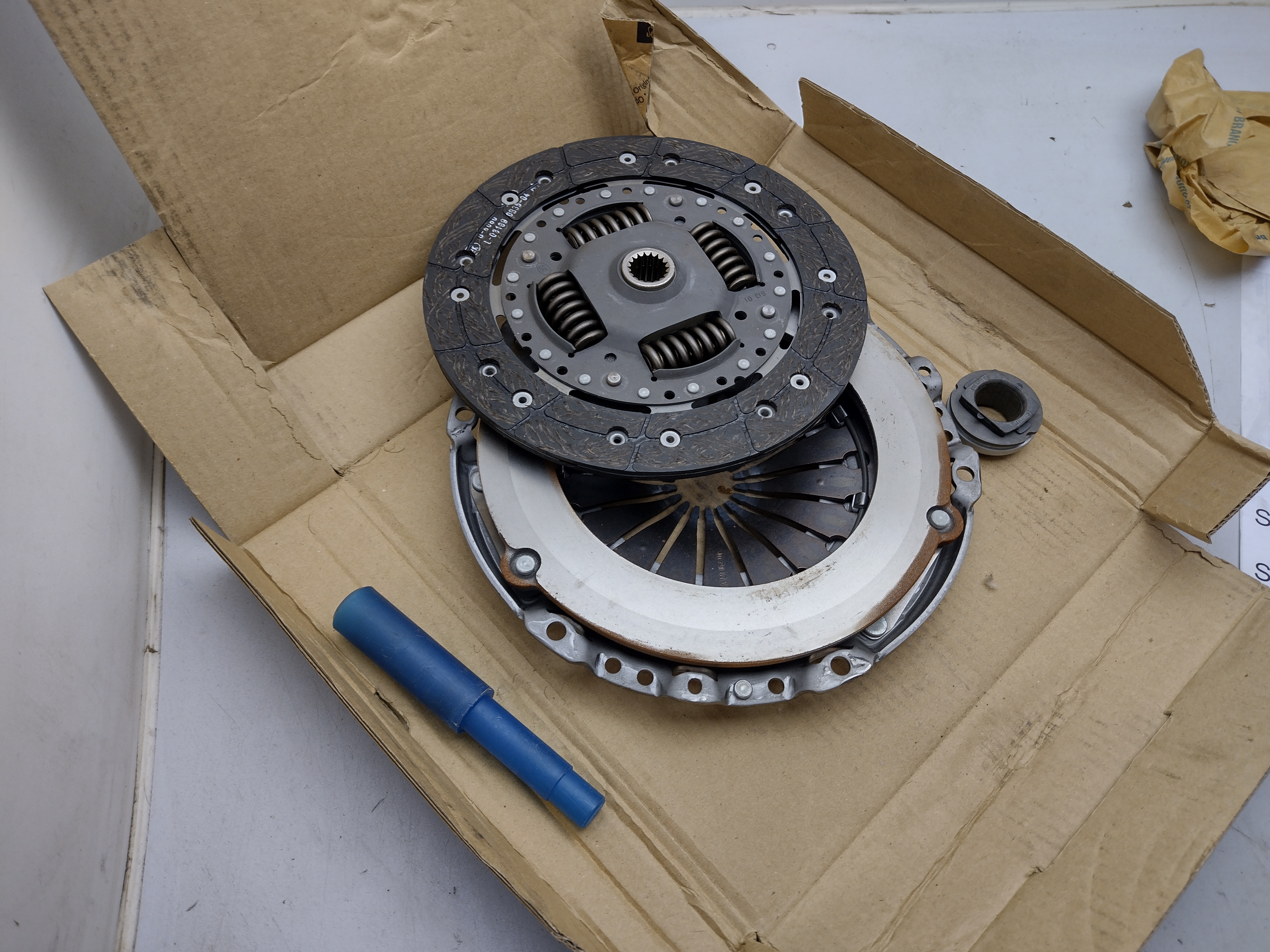 Peugeot / Citroen Kupplungssatz (Getriebe BE4R) 2051G7 NOS NEW OEM