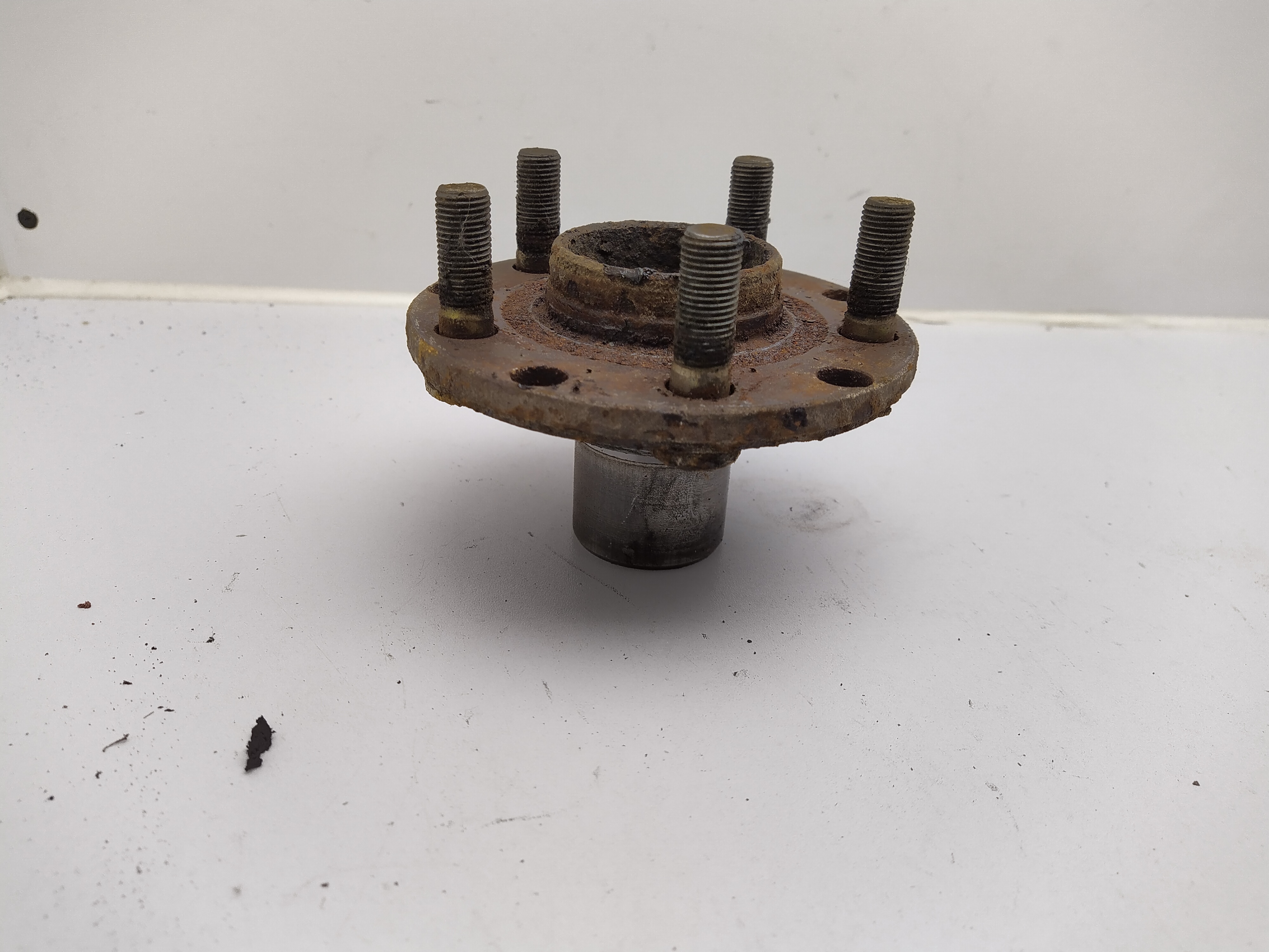 Radnabe vorne 5x100 Subaru Impreza Legacy Outback Forester