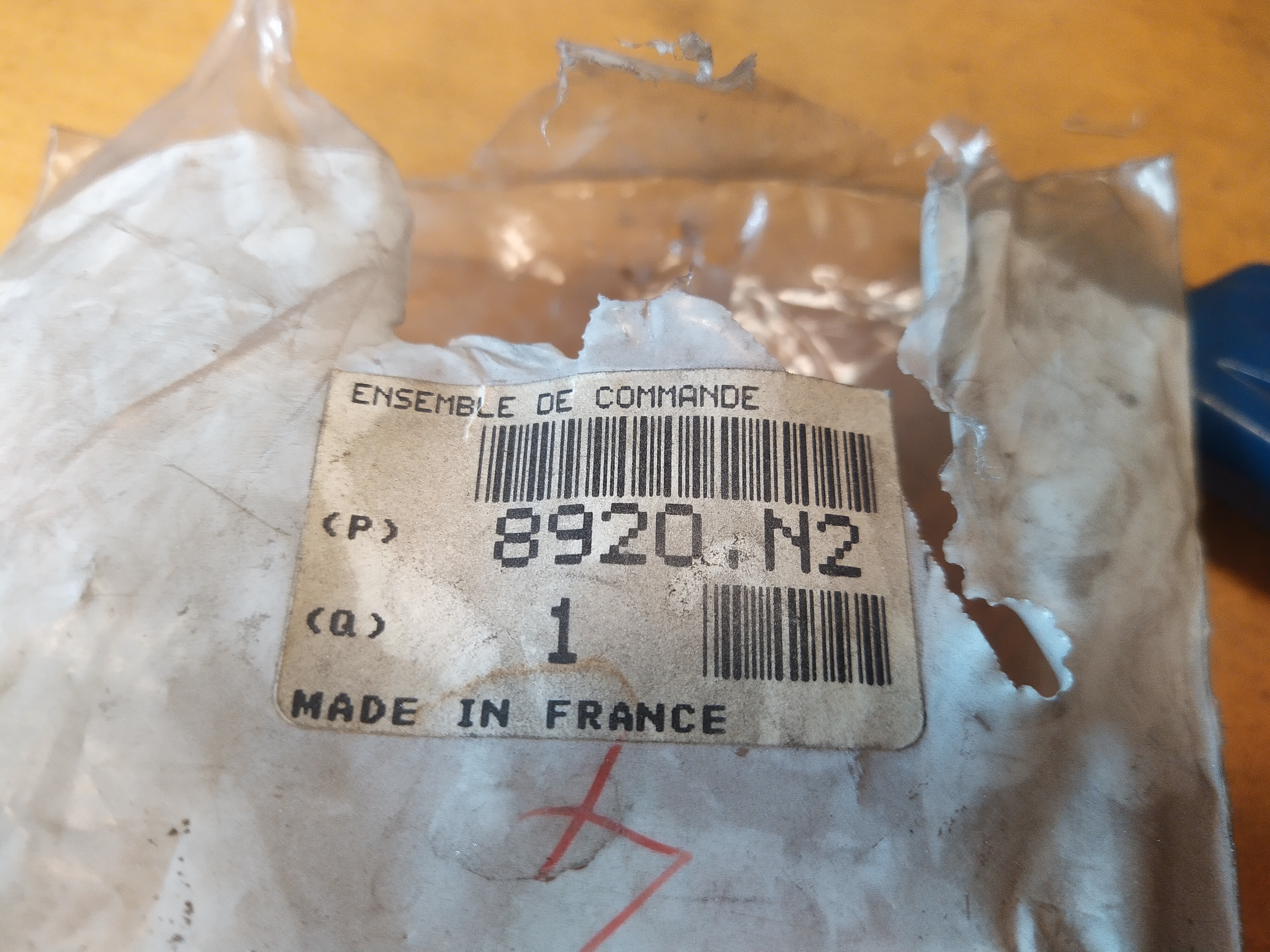  Citroen / Peugeot  8920N2 VERSTELLGRIFF NEU NOS