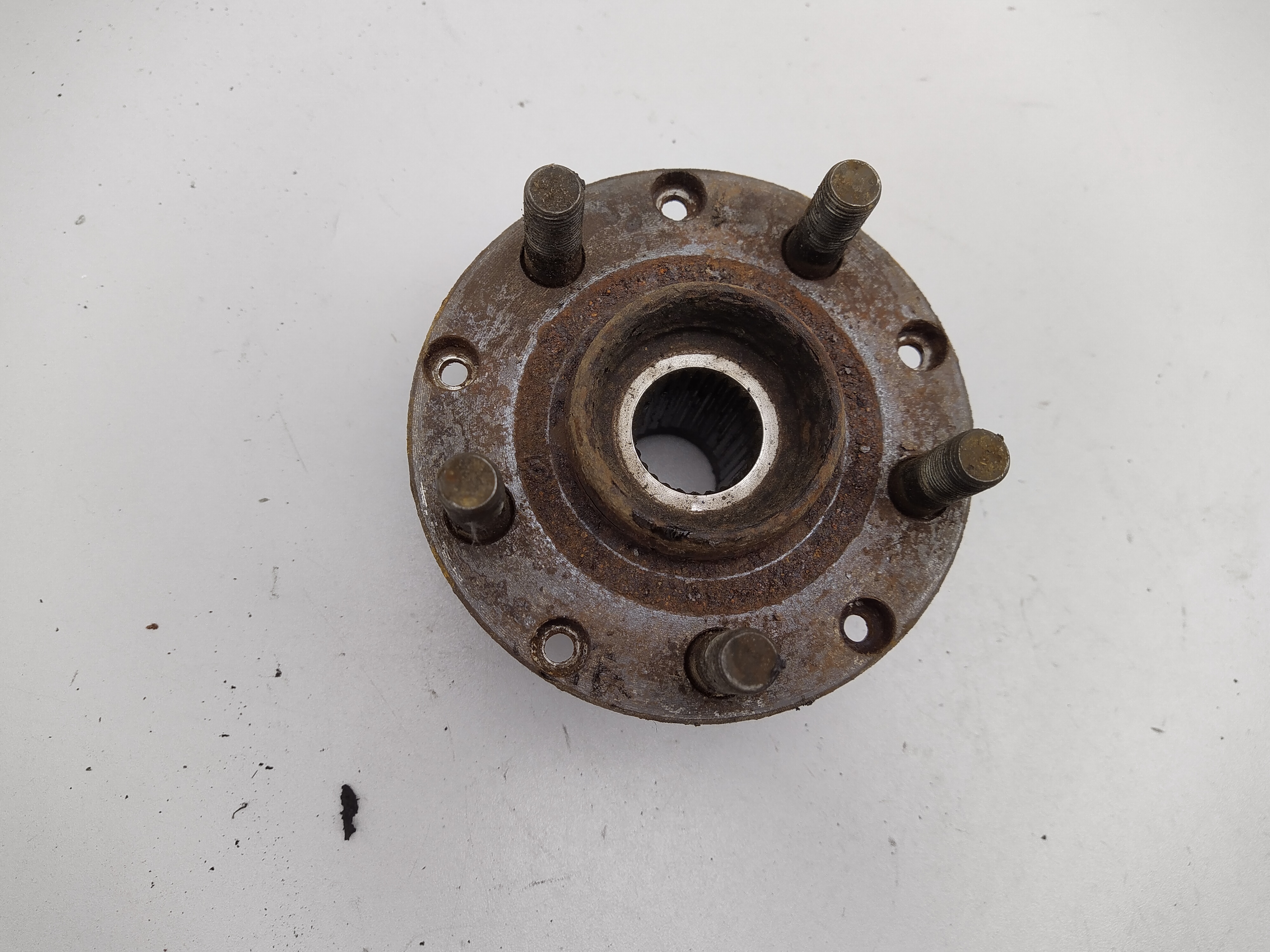 Radnabe vorne 5x100 Subaru Impreza Legacy Outback Forester