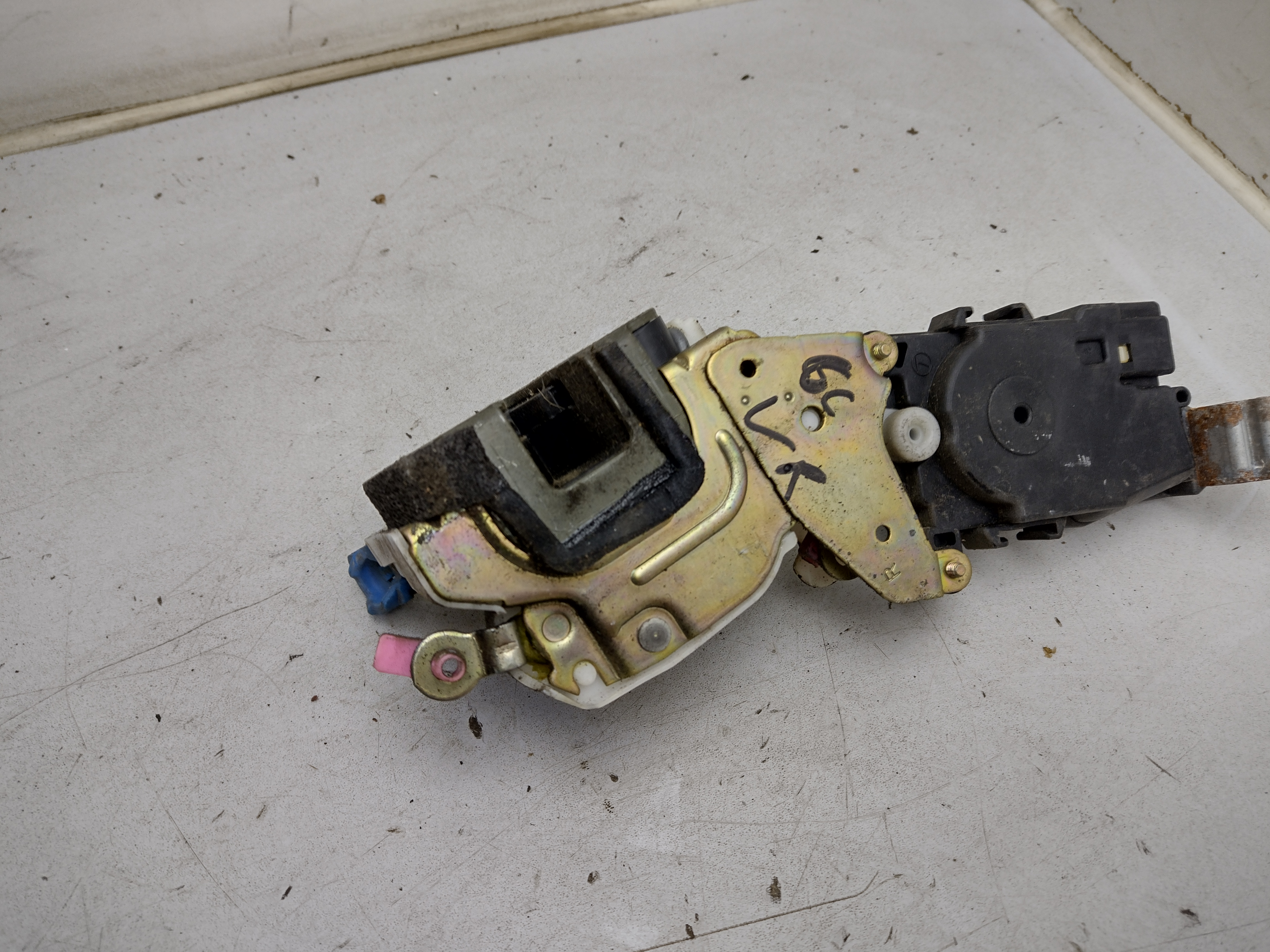 Türschloss vorne rechts von Subaru Impreza GC GF 93-00