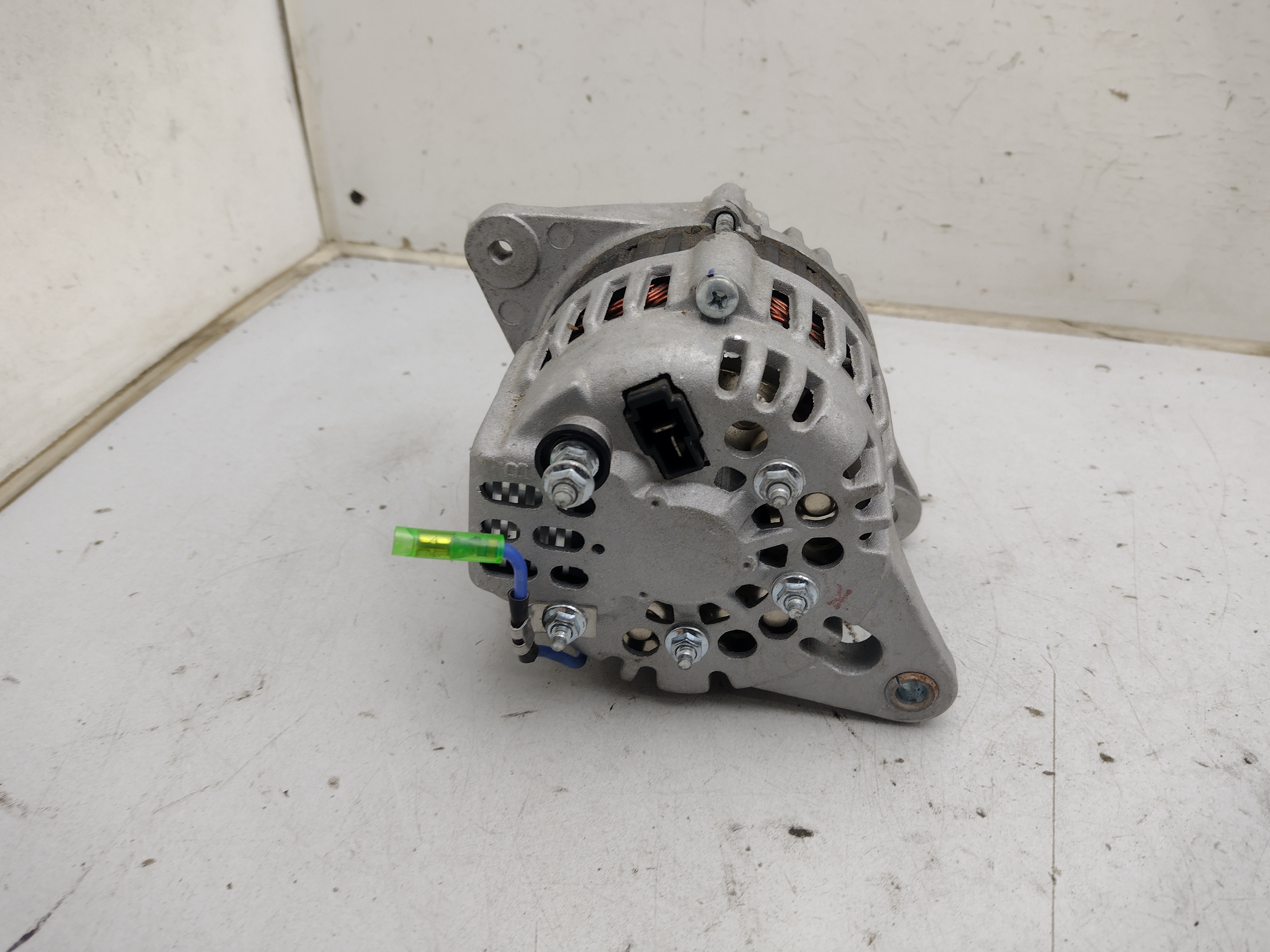Lichtmaschine Generator 45A Neu LR140-714 für Subaru Justy KAD Libero E10, E12
