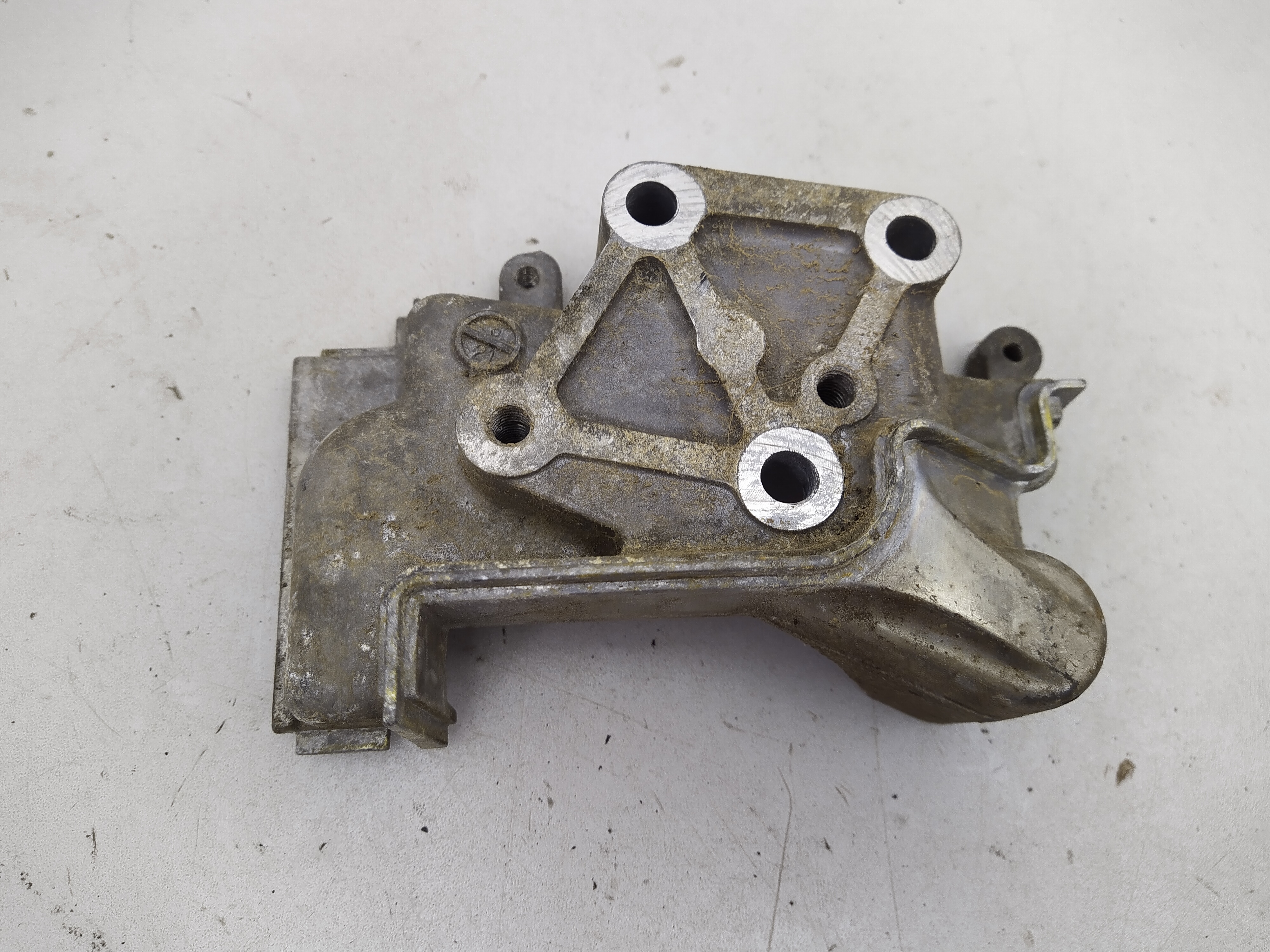 Halter für Zahnriemenspanner Variante 1 passend für Subaru EJ20 EJ22 EJ25