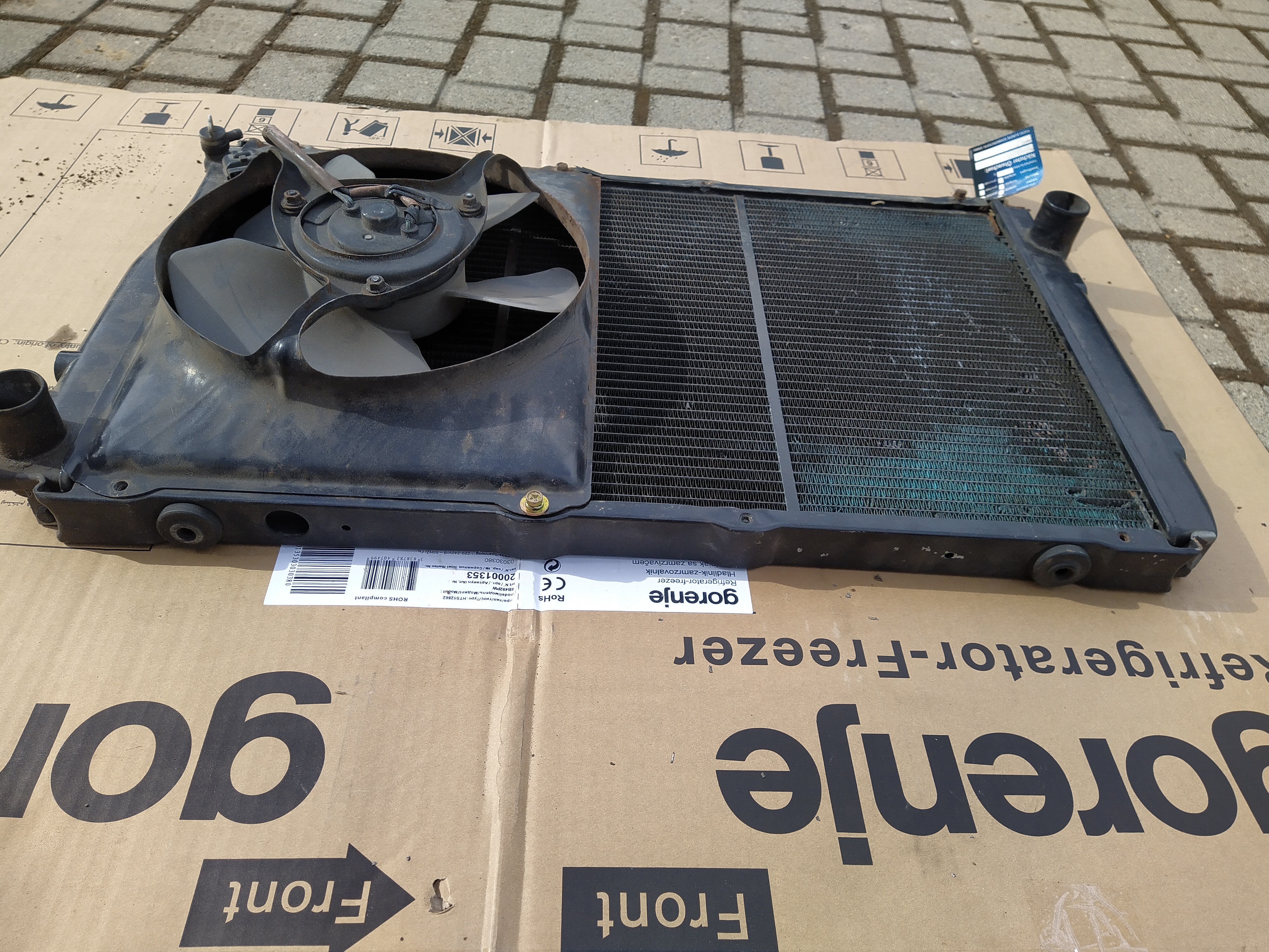 Kühler mit Lüfter von einen Subaru Legacy Turbo MK1 BC BJF