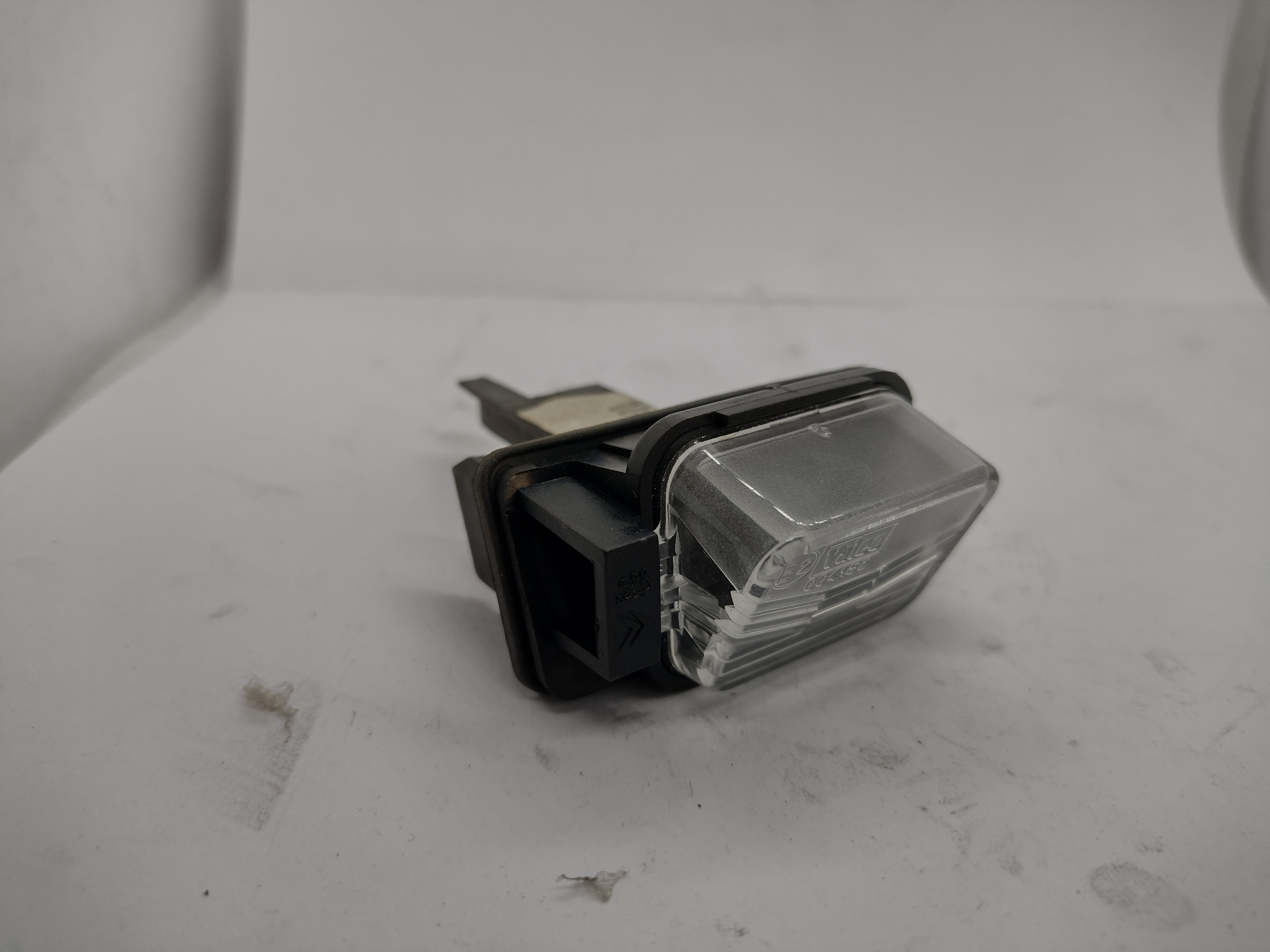 Peugeot / Citroen 634099 KENNZEICHENLEUCHTE NUMMERNSCHILDBELEUCHTUNG NEU NOS NEW OEM