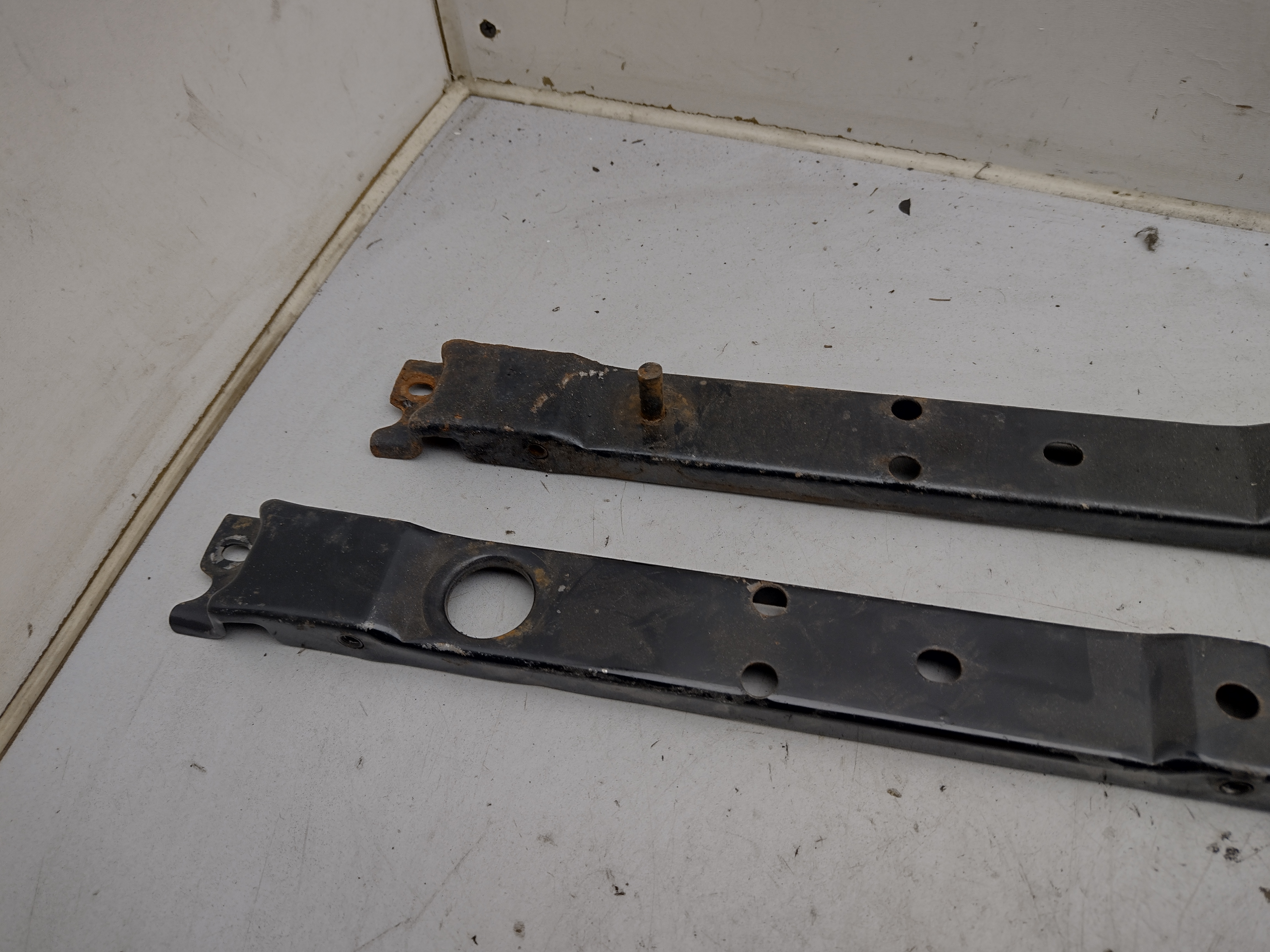 Kühlerhalte-Bleche für Subaru Impreza GC GF GT WRX STI