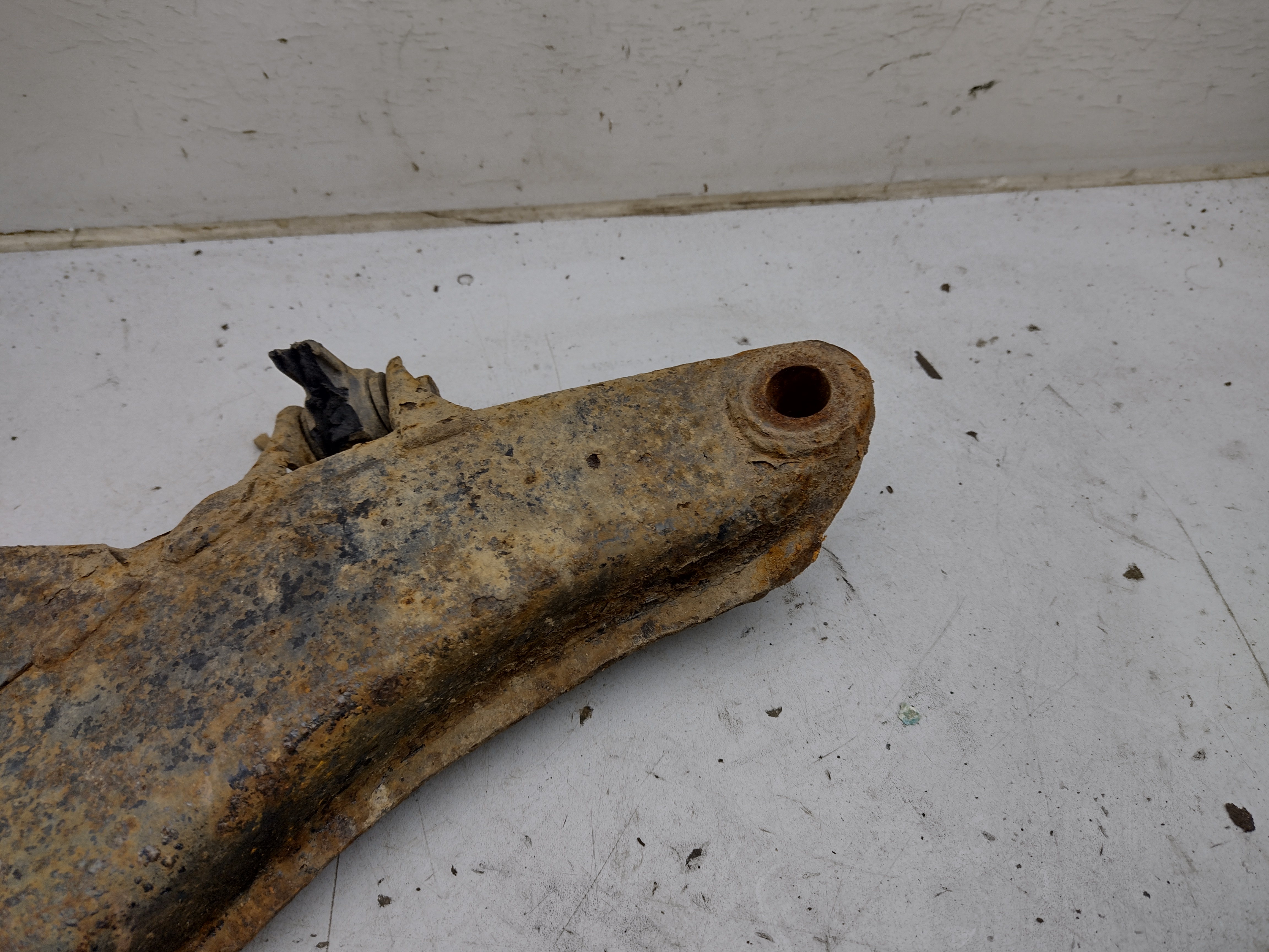 Querlenker vorne rechts für Subaru Legacy 1 BC BJF 89-94