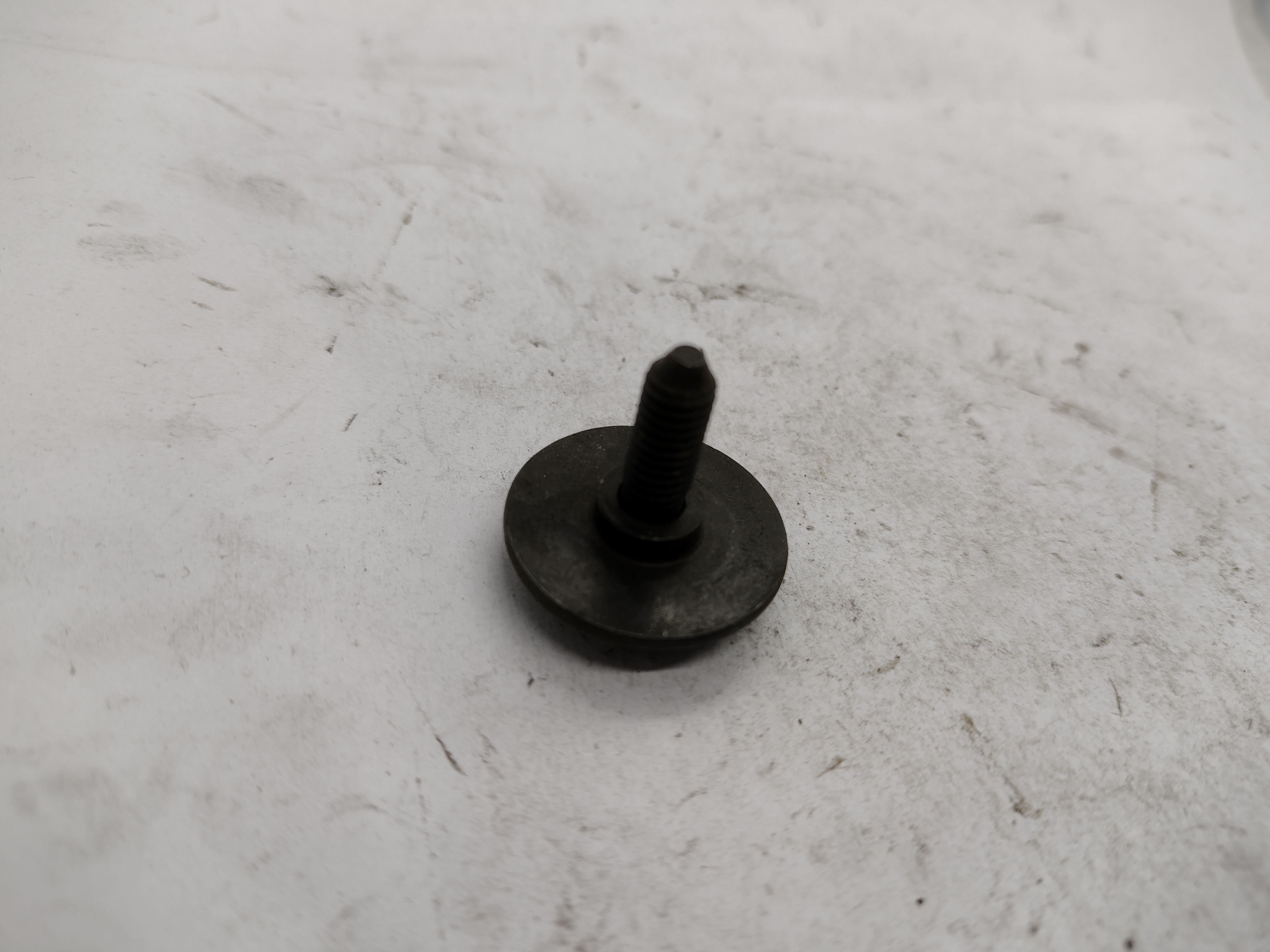 Peugeot / Citroen SCHRAUBE FÜR STOSSFÄNGER 742924 NEU NOS NEW
